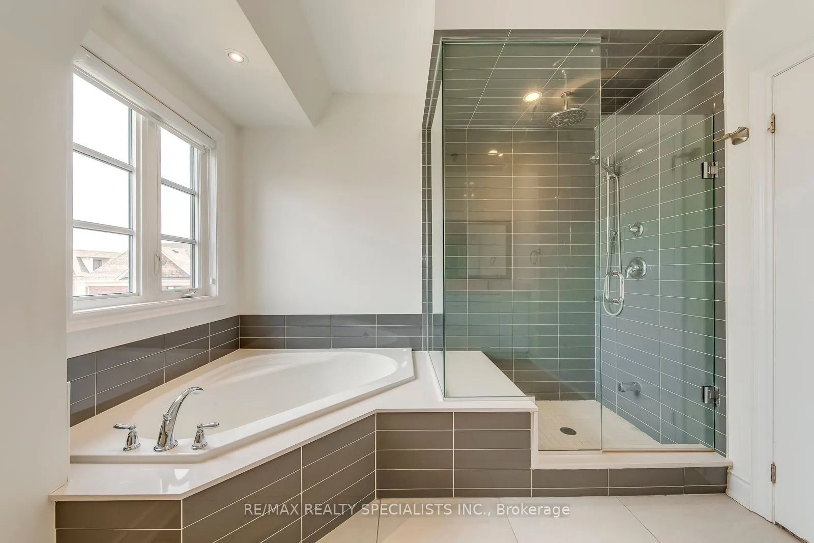 2025 Queensborough Gate, #24