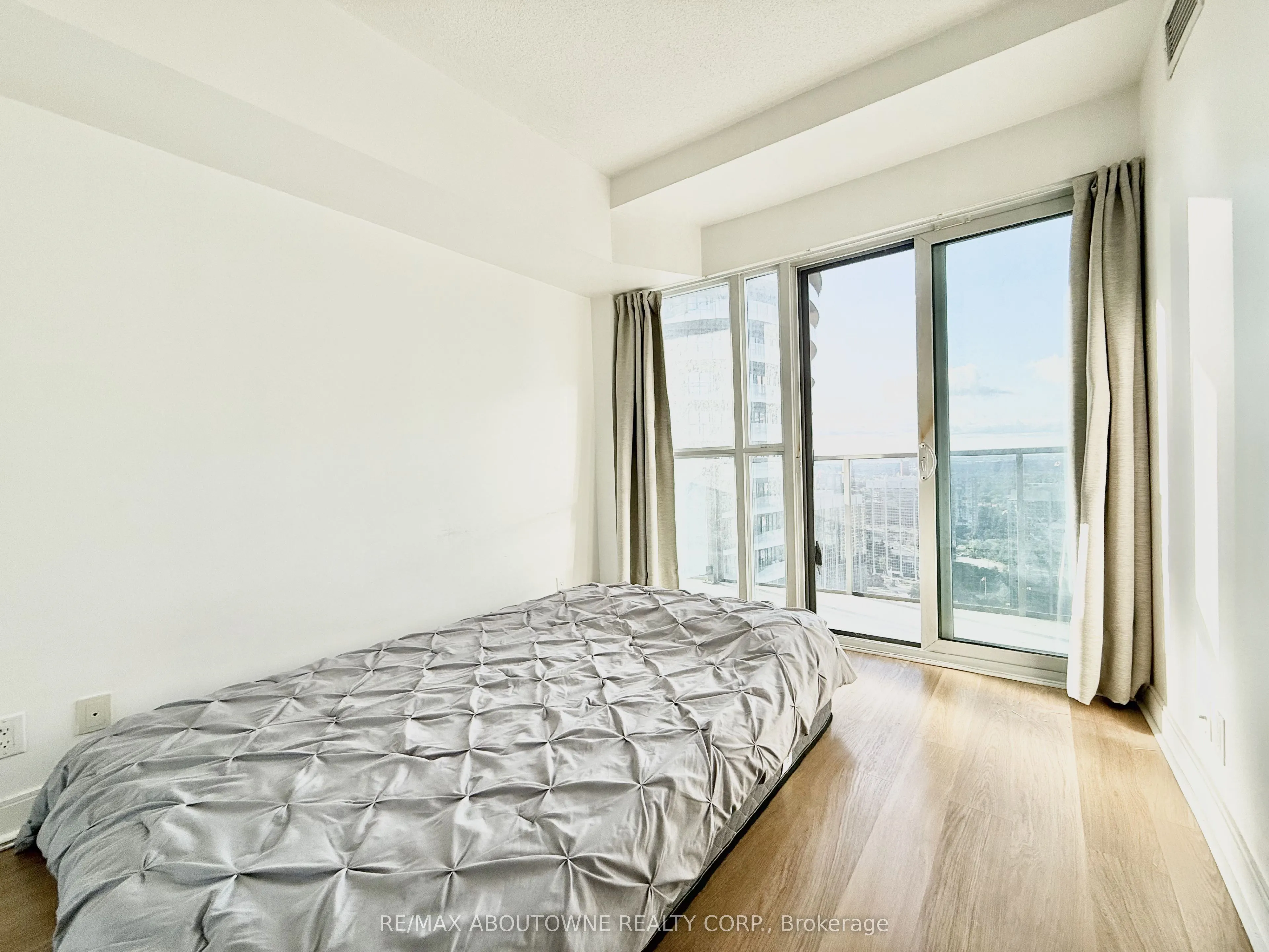 60 ABSOLUTE Avenue, #2807