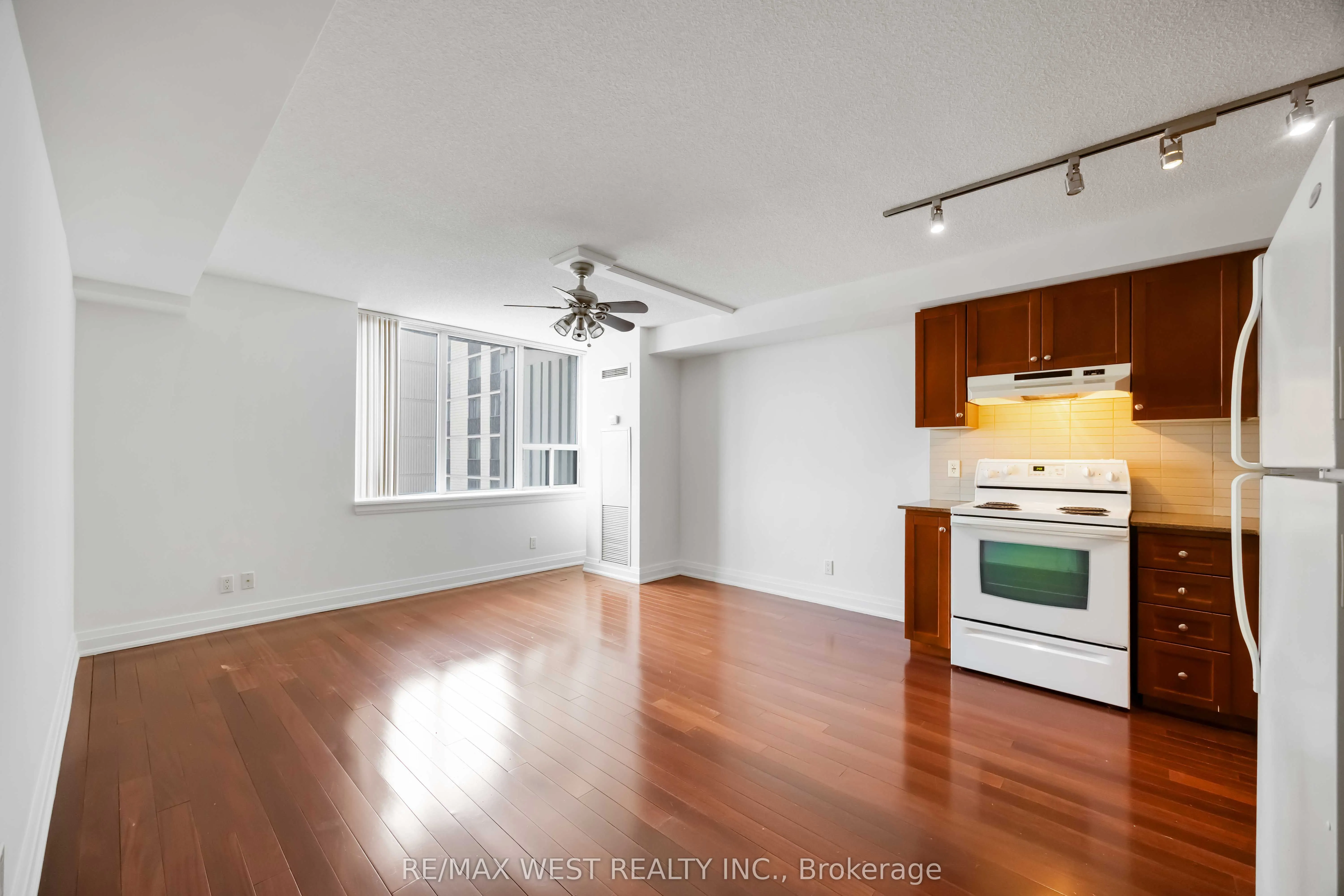 2737 Keele Street, #629