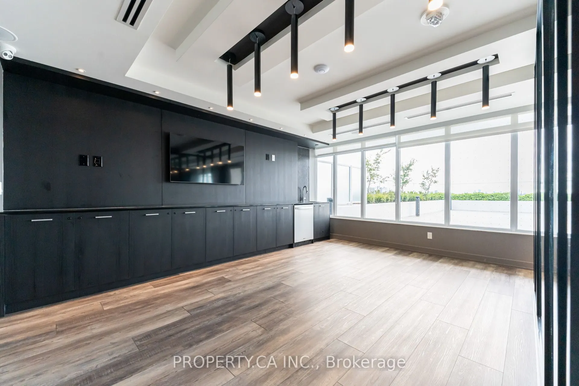 10 Wilby Crescent, #2006