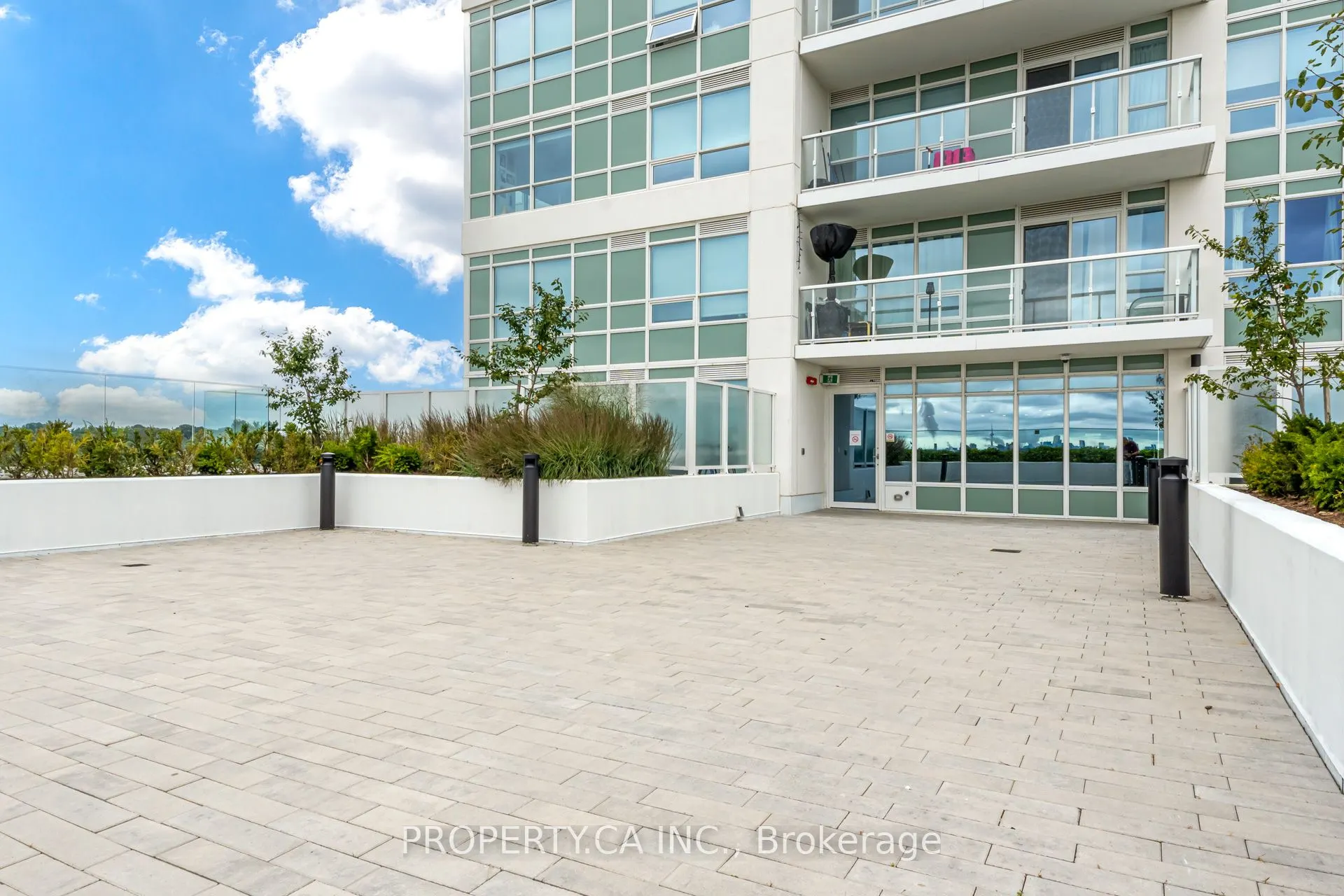10 Wilby Crescent, #2006