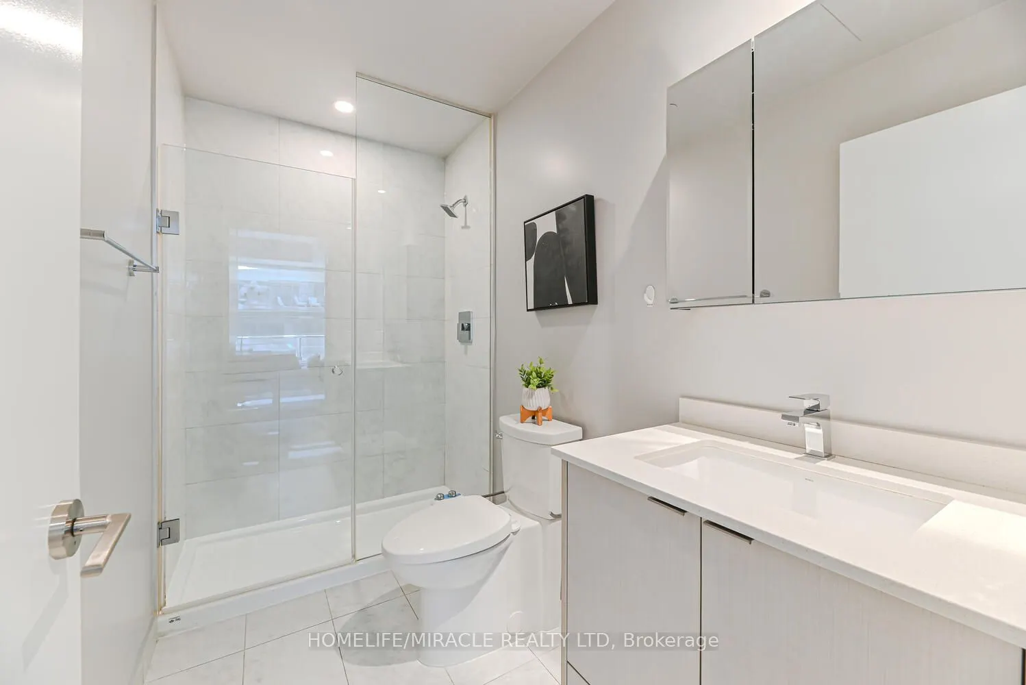 1926 Lakeshore Boulevard, #3811