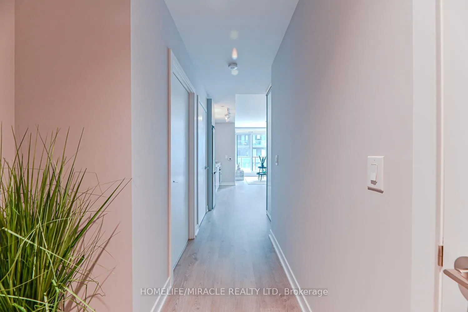 1926 Lakeshore Boulevard, #3811