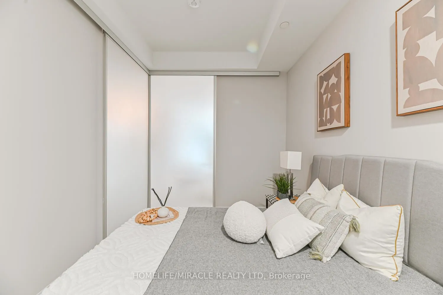 1926 Lakeshore Boulevard, #3811