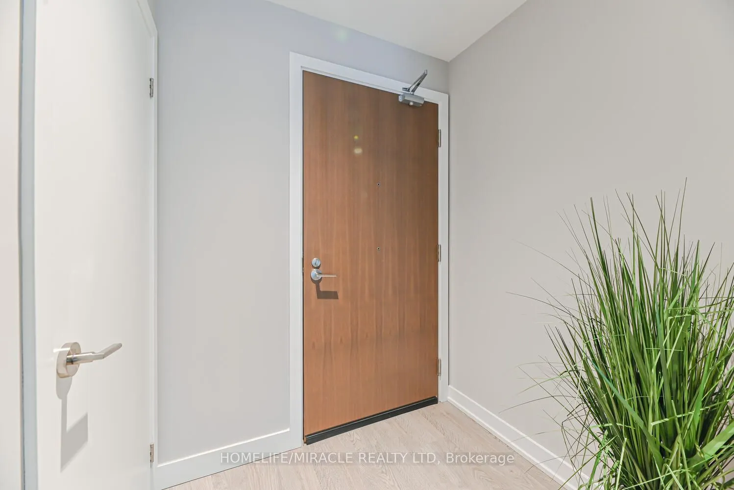 1926 Lakeshore Boulevard, #3811