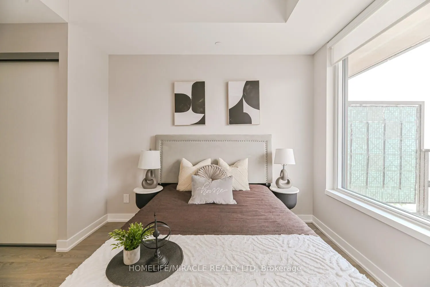 1926 Lakeshore Boulevard, #3811