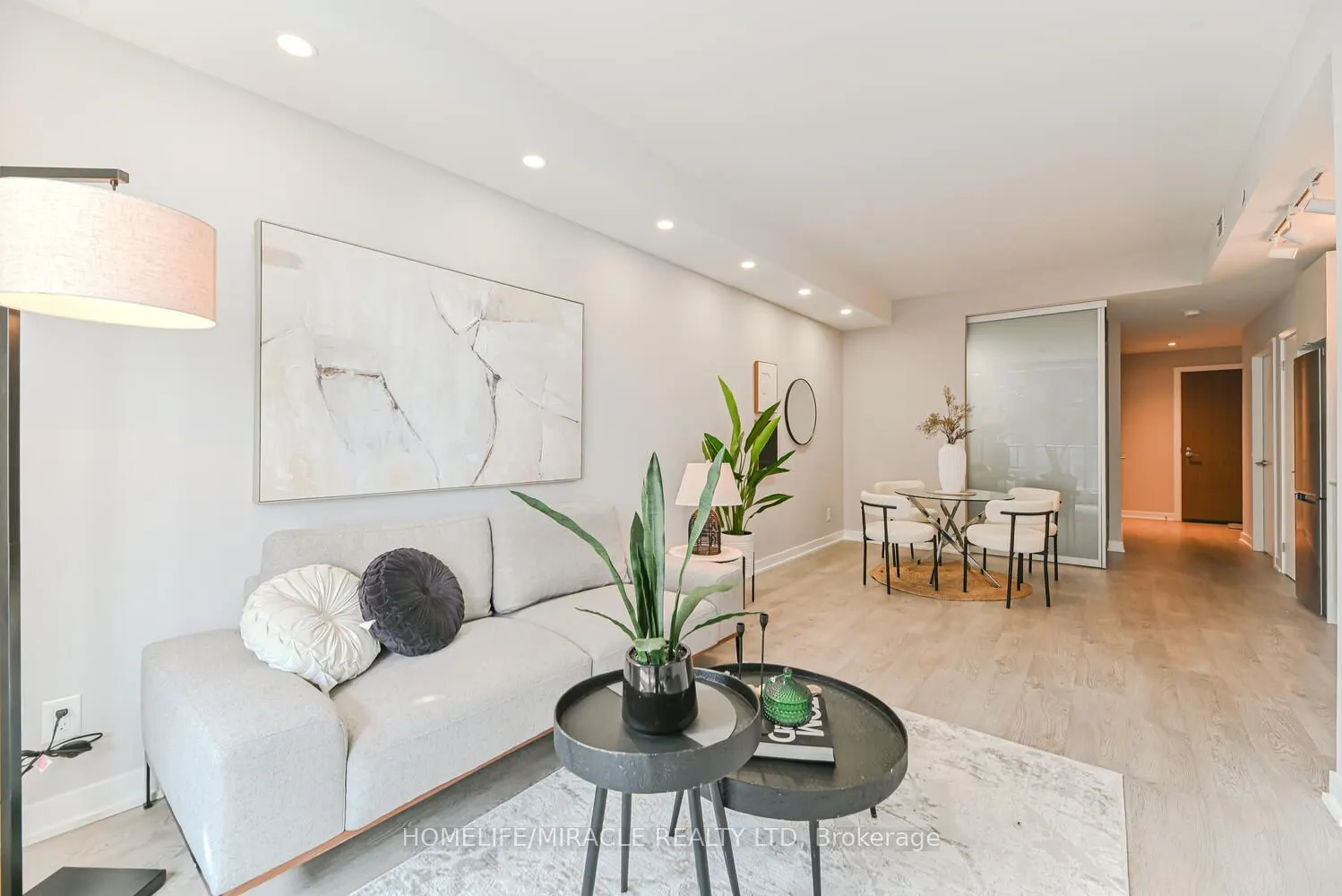 1926 Lakeshore Boulevard, #3811