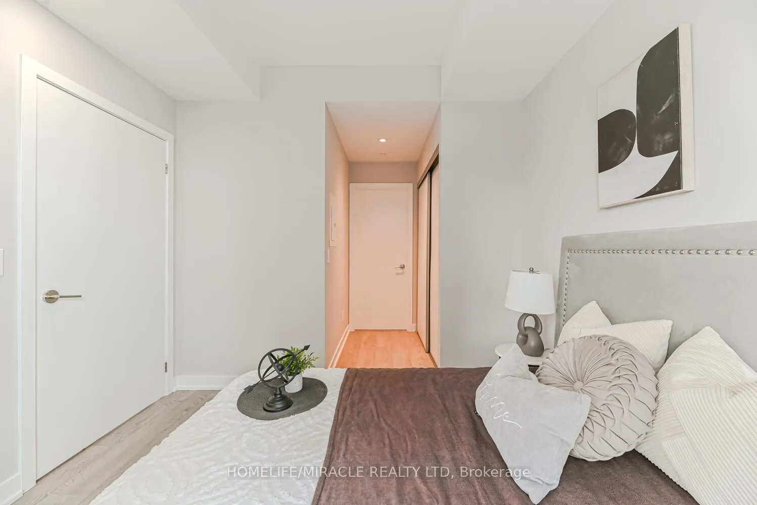 1926 Lakeshore Boulevard, #3811