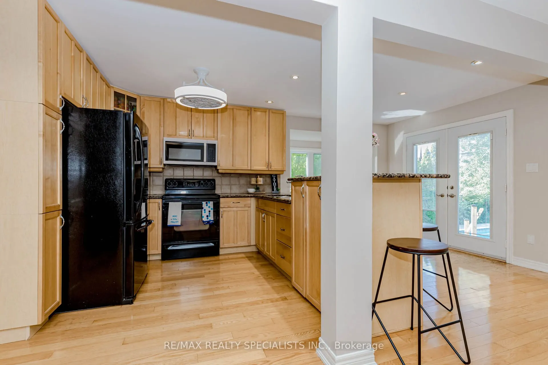 3350 Columbine Crescent