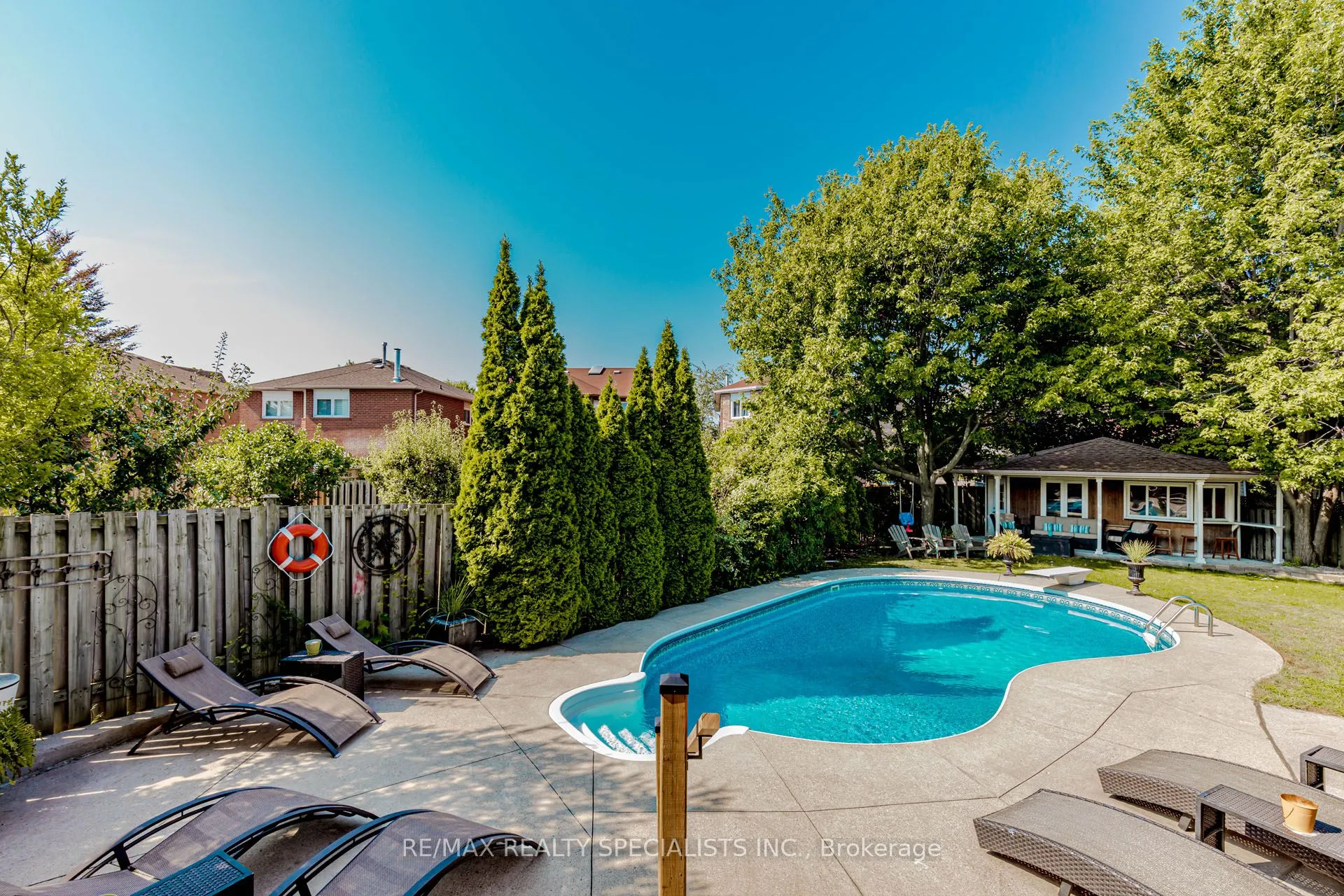 3350 Columbine Crescent