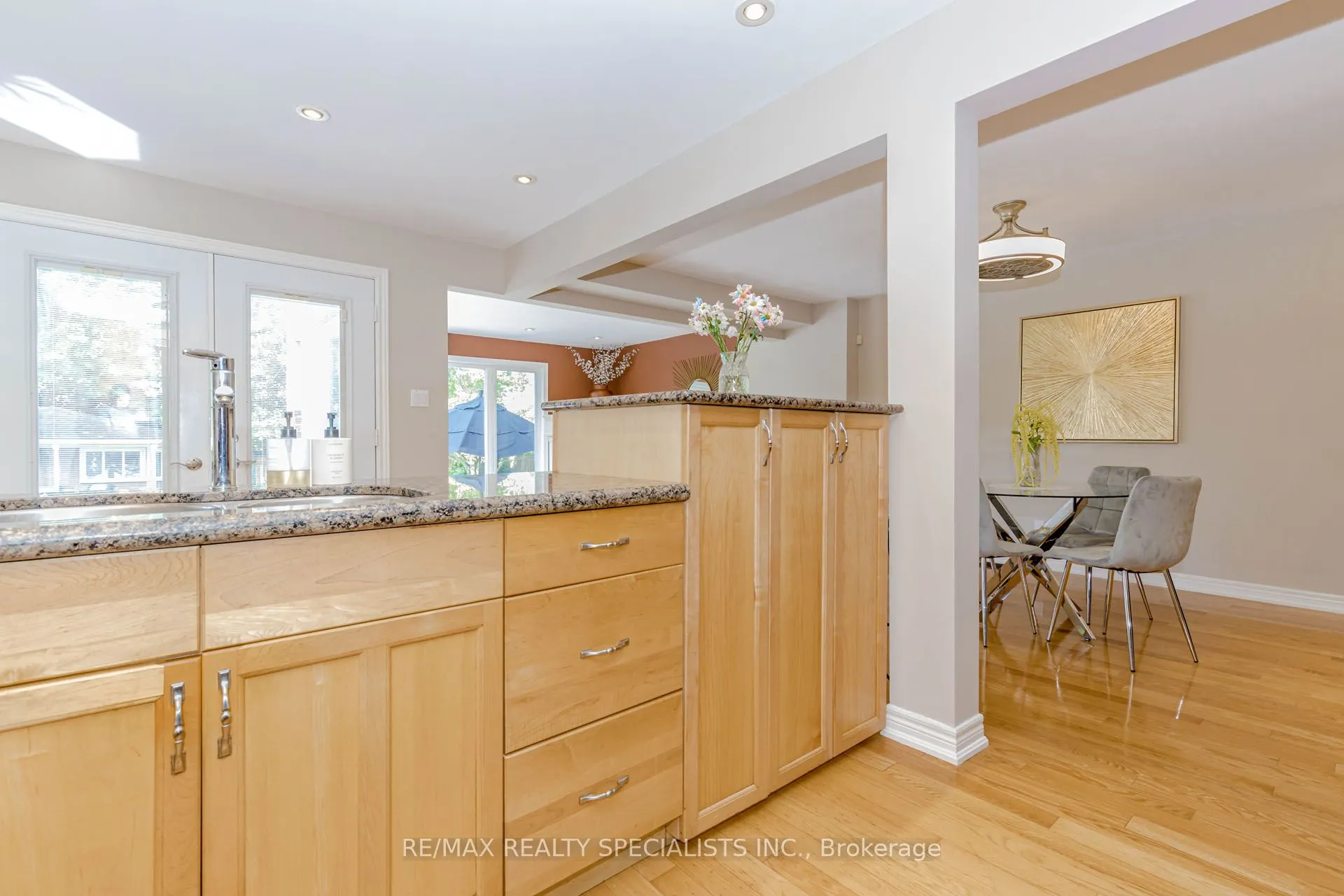 3350 Columbine Crescent