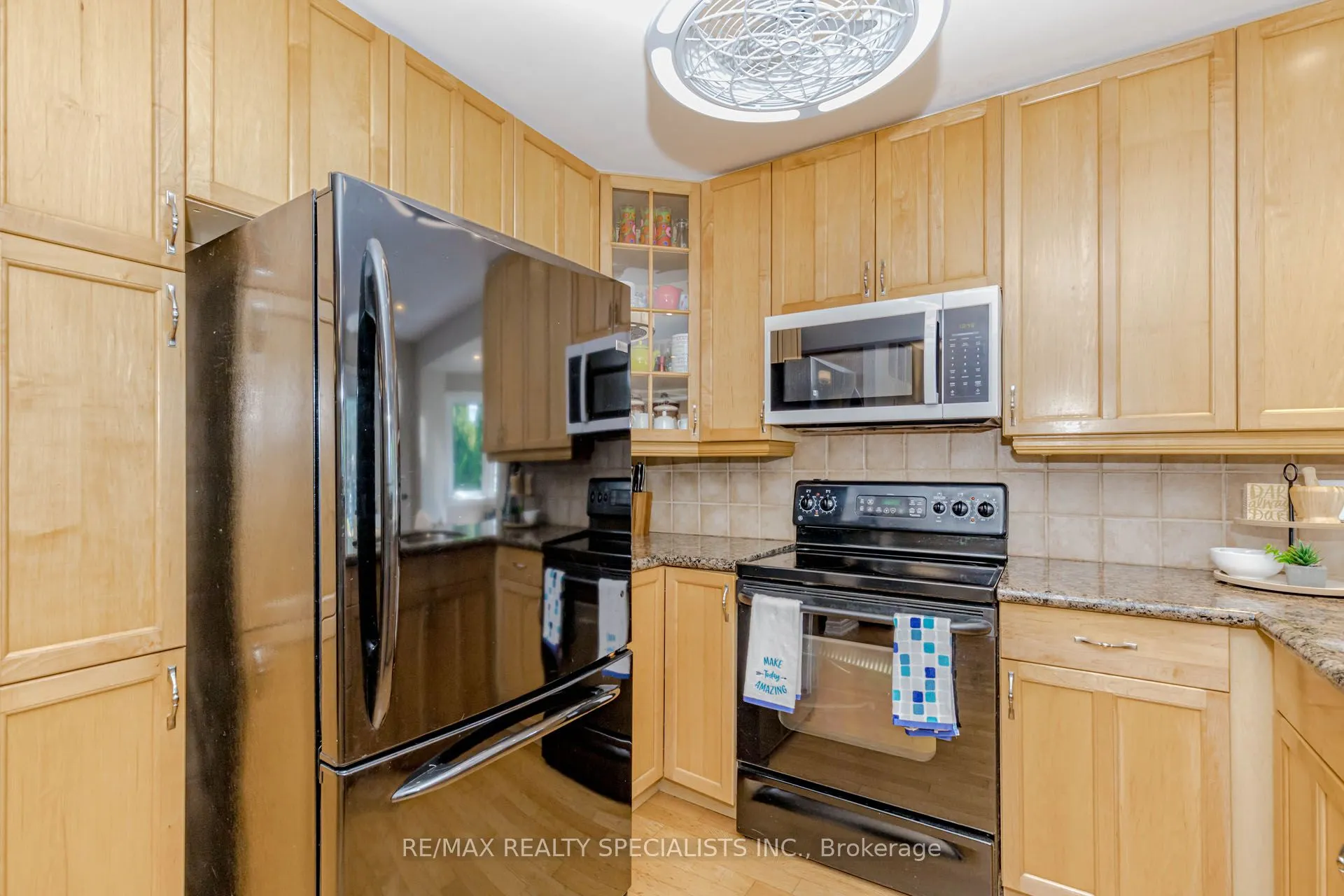 3350 Columbine Crescent