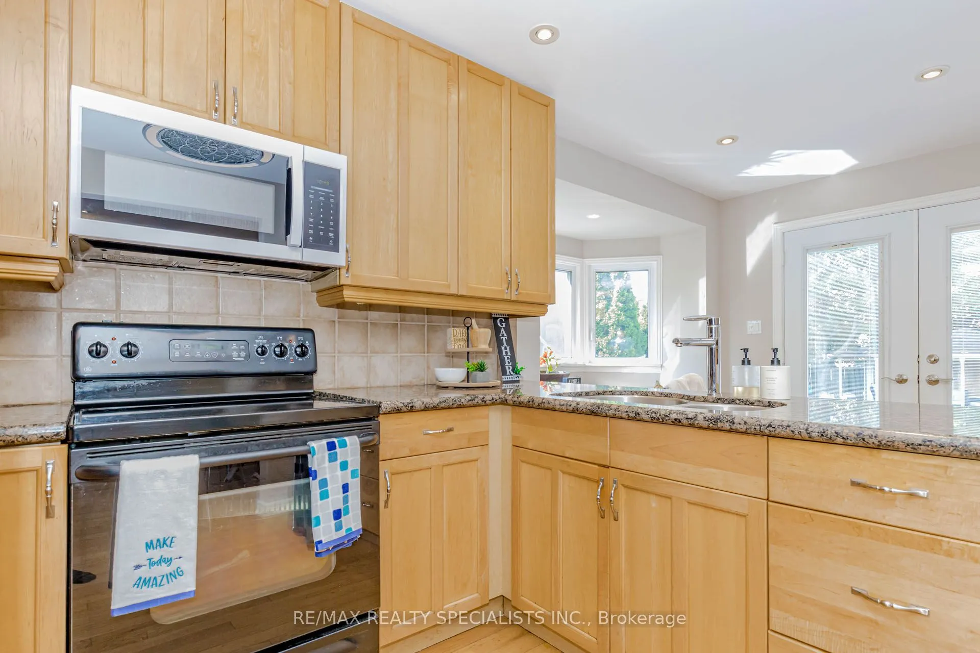 3350 Columbine Crescent