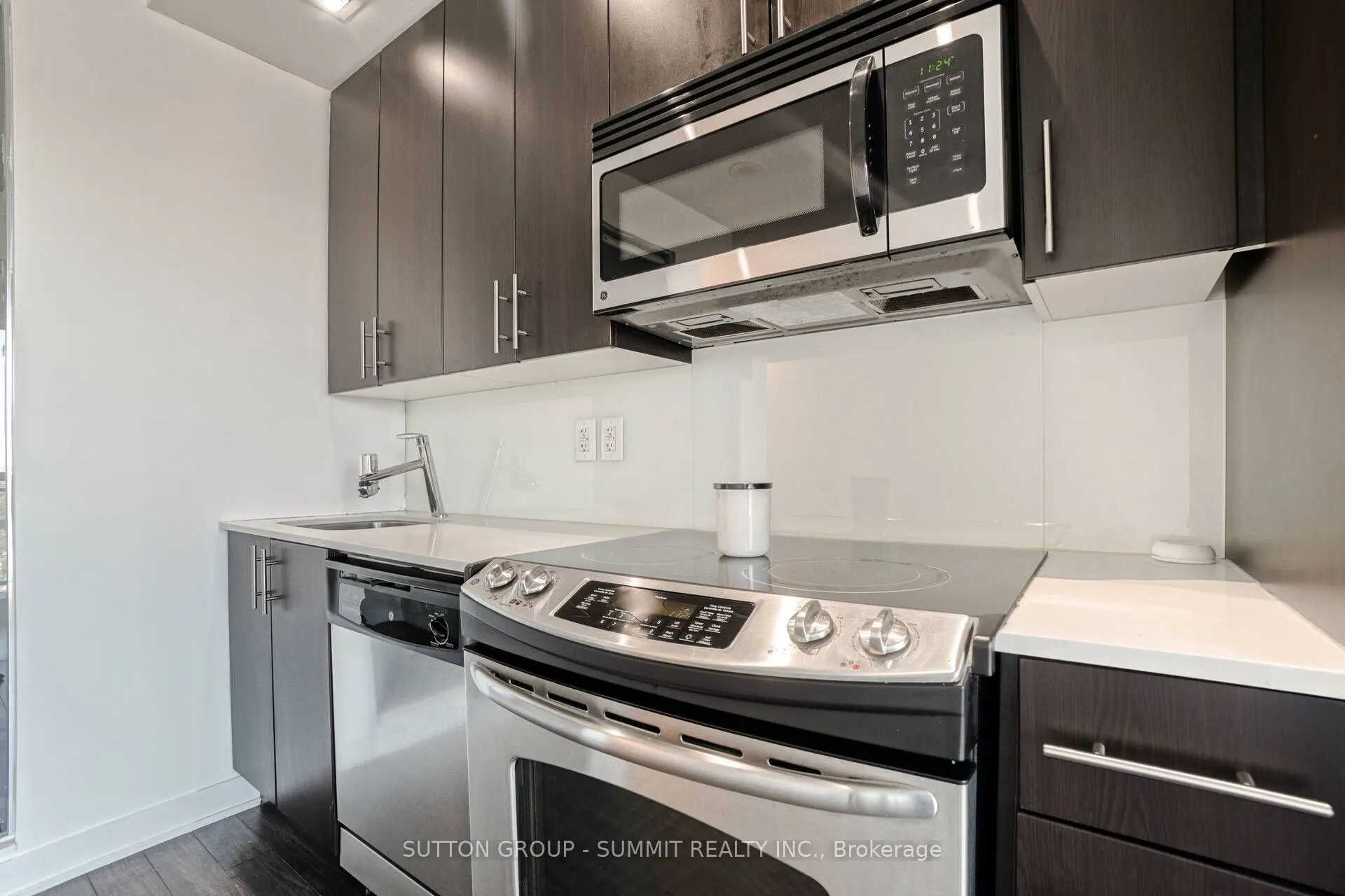 165 Legion Road N, #2822