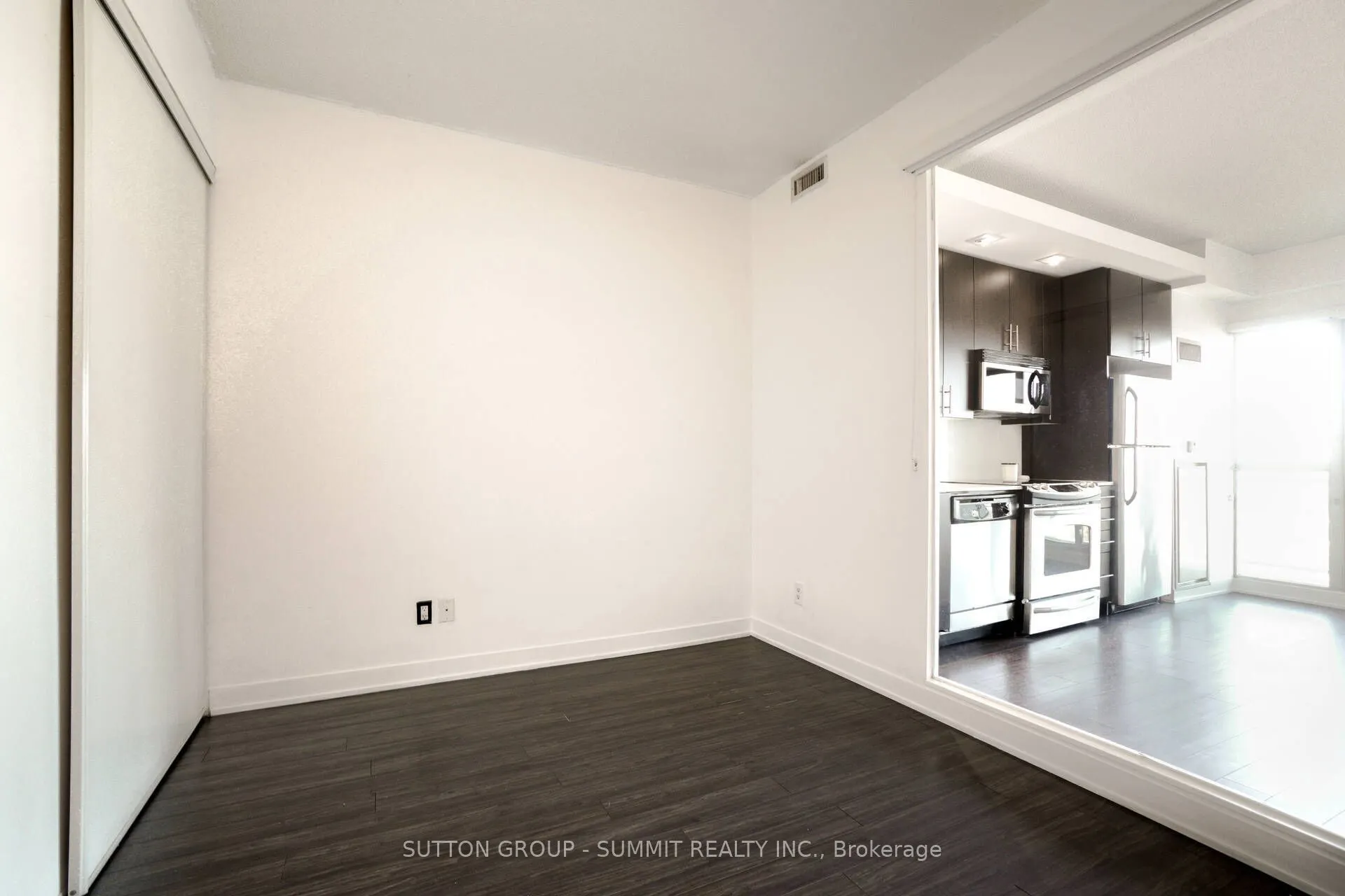 165 Legion Road N, #2822