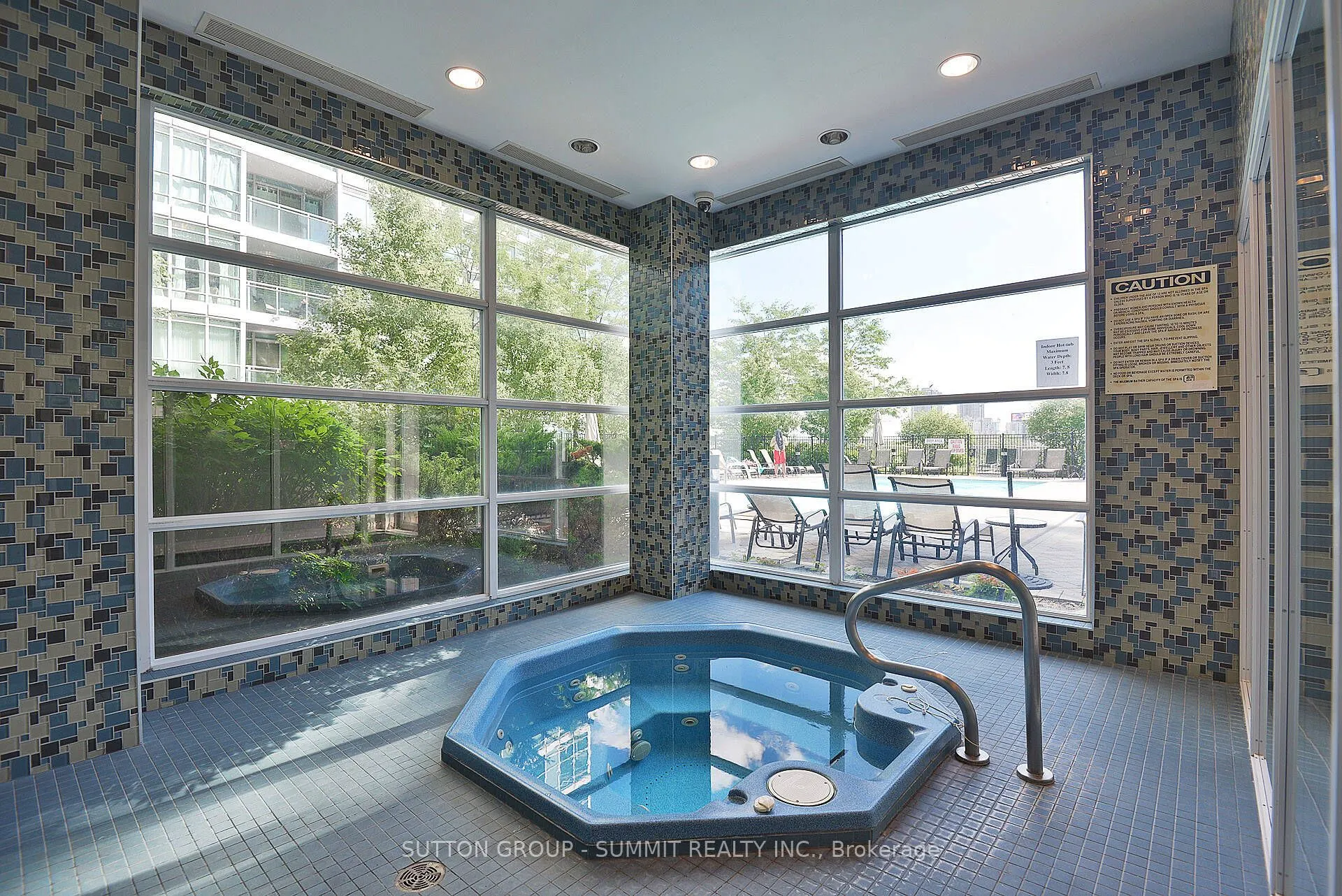 165 Legion Road N, #2822