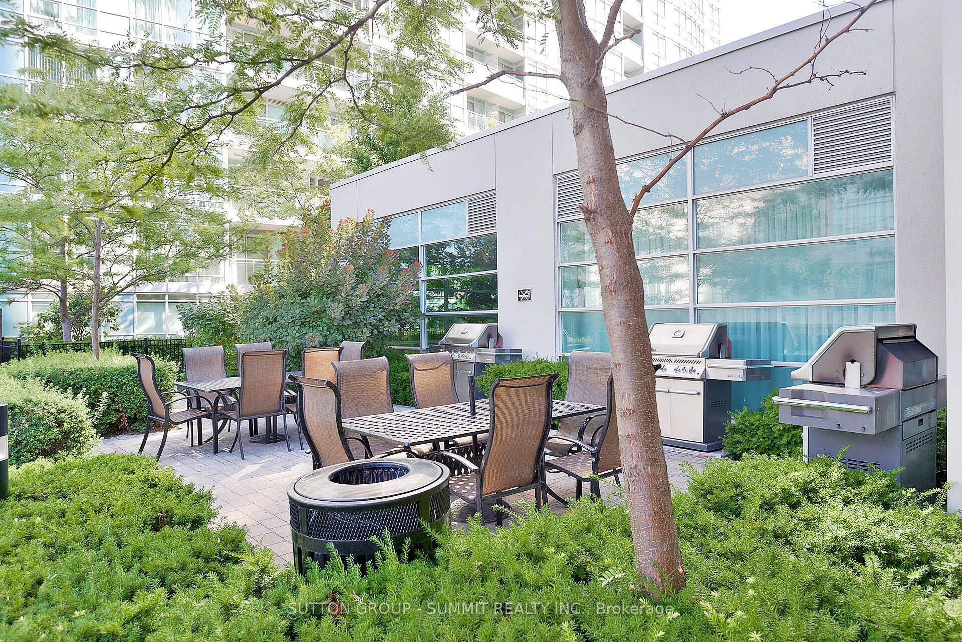 165 Legion Road N, #2822