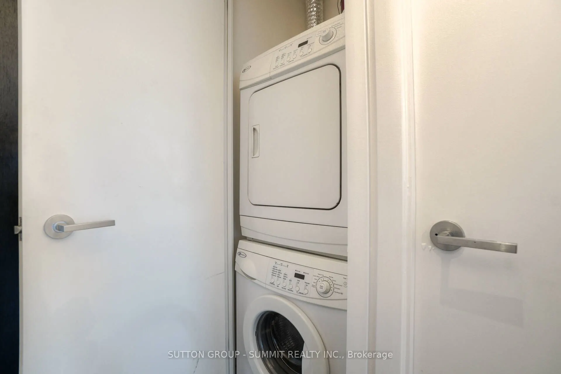 165 Legion Road N, #2822