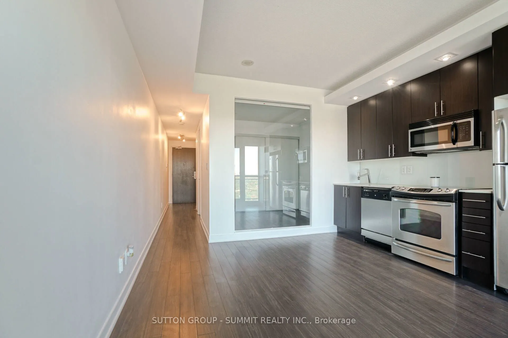 165 Legion Road N, #2822