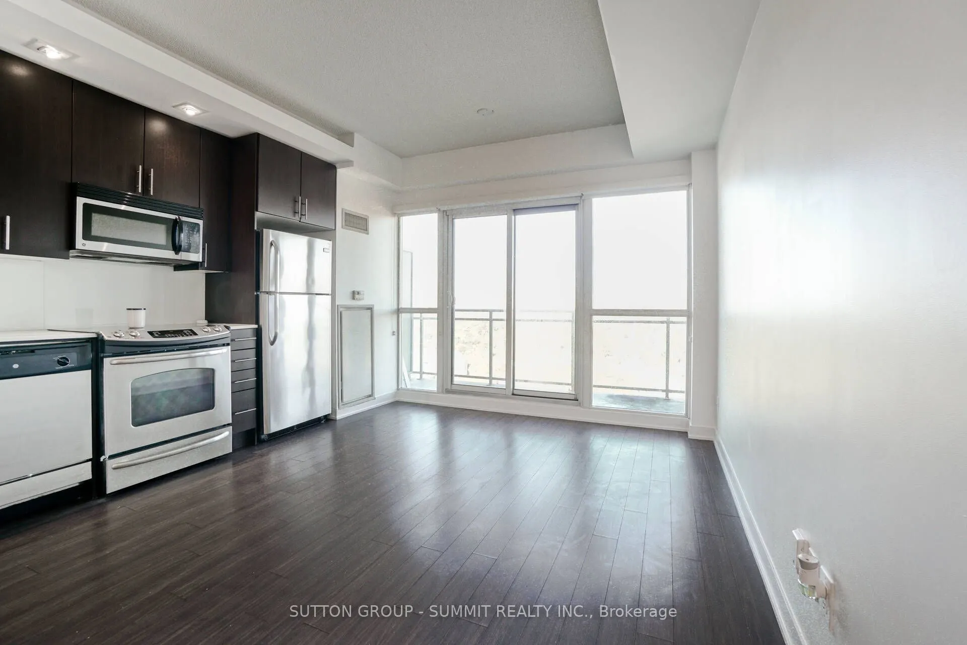 165 Legion Road N, #2822
