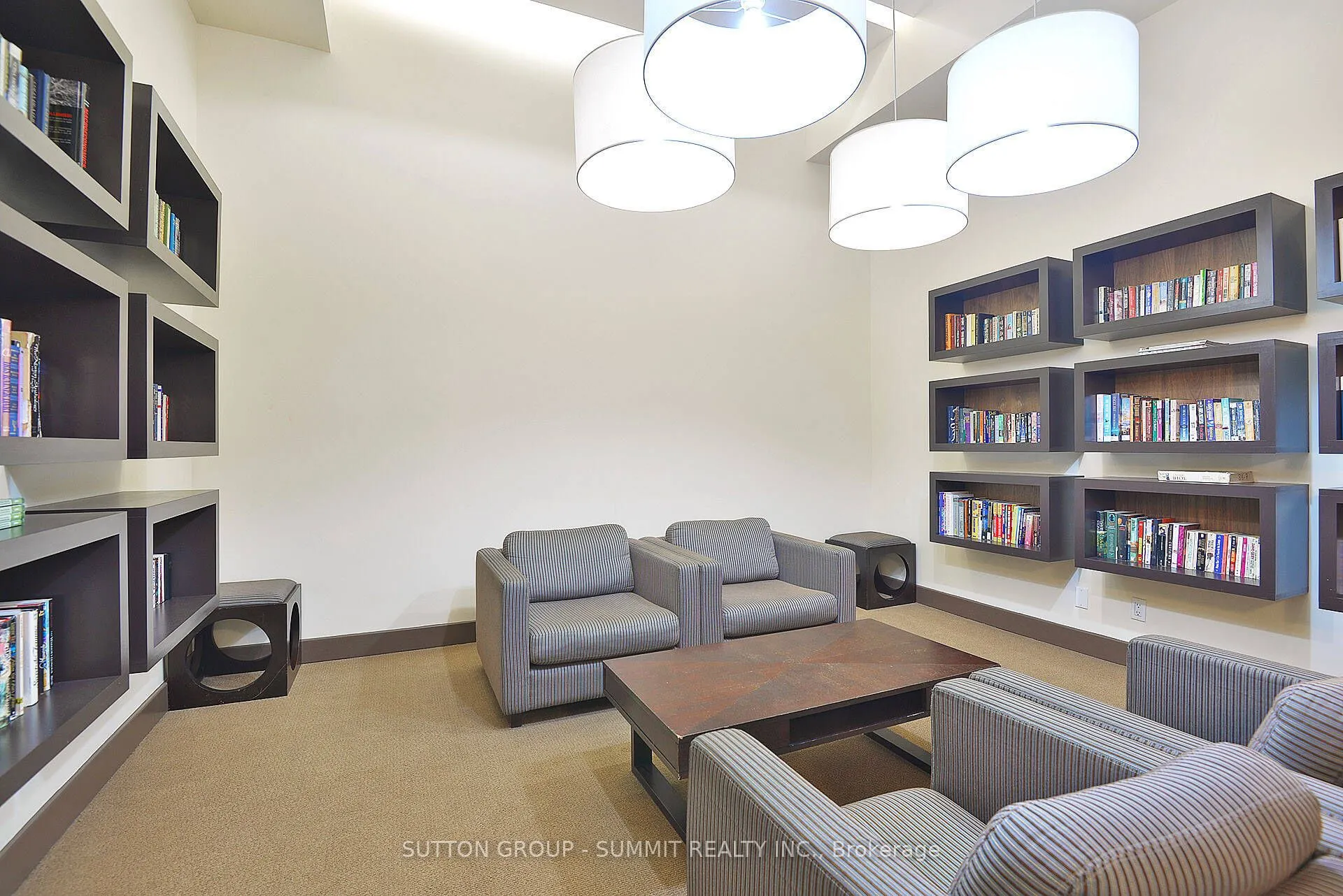 165 Legion Road N, #2822