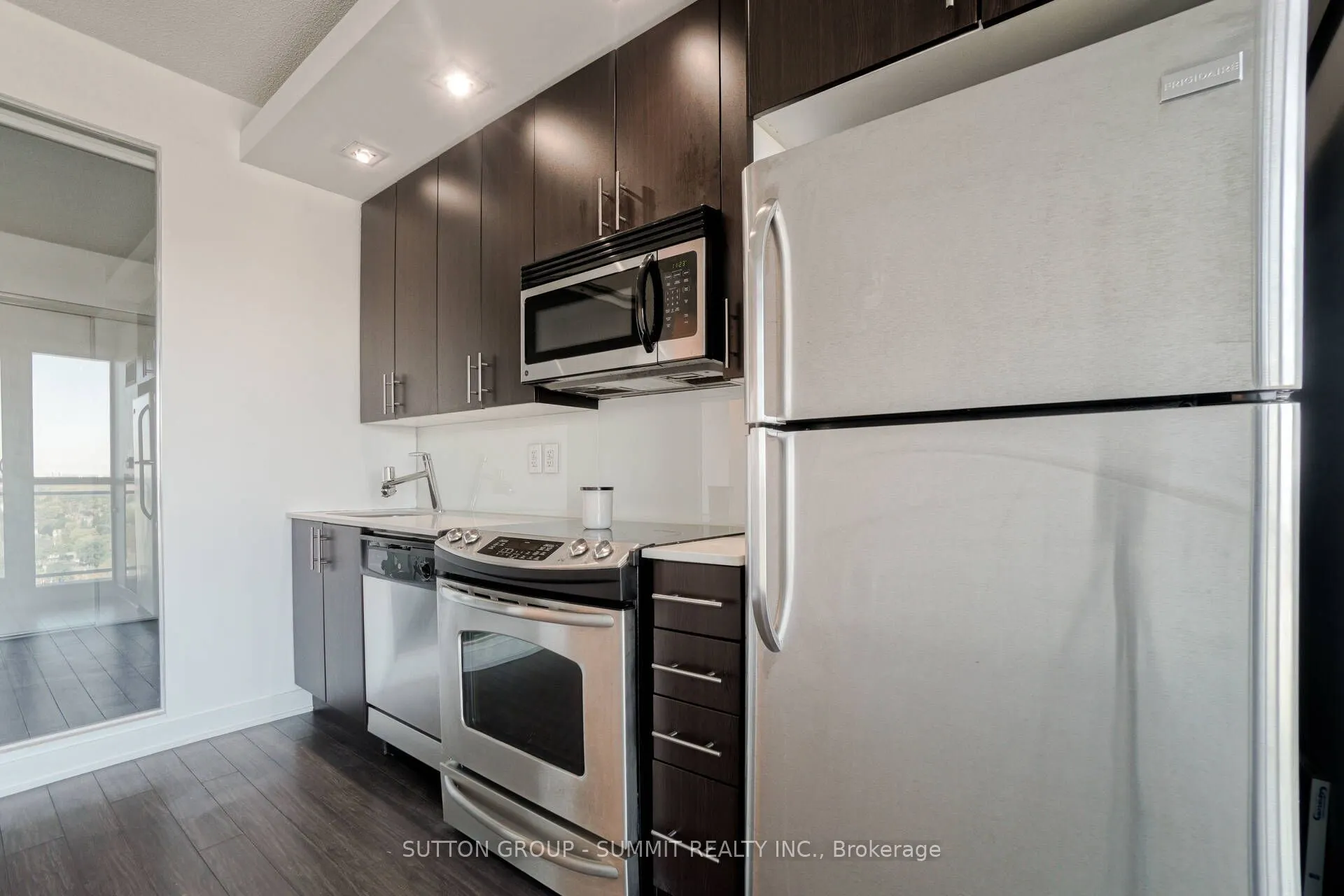 165 Legion Road N, #2822