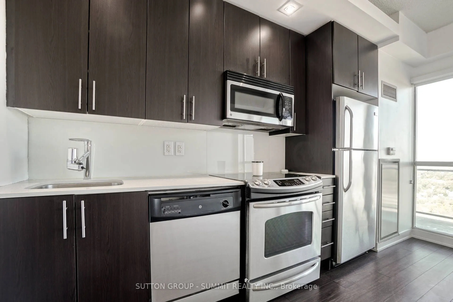 165 Legion Road N, #2822