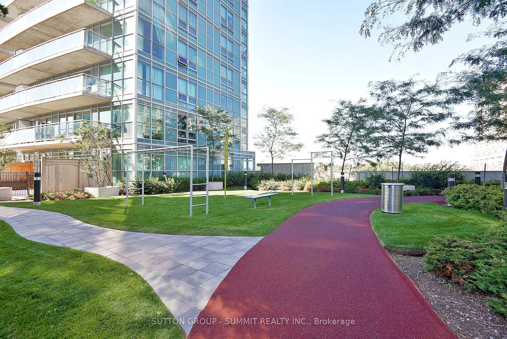 165 Legion Road N, #2822