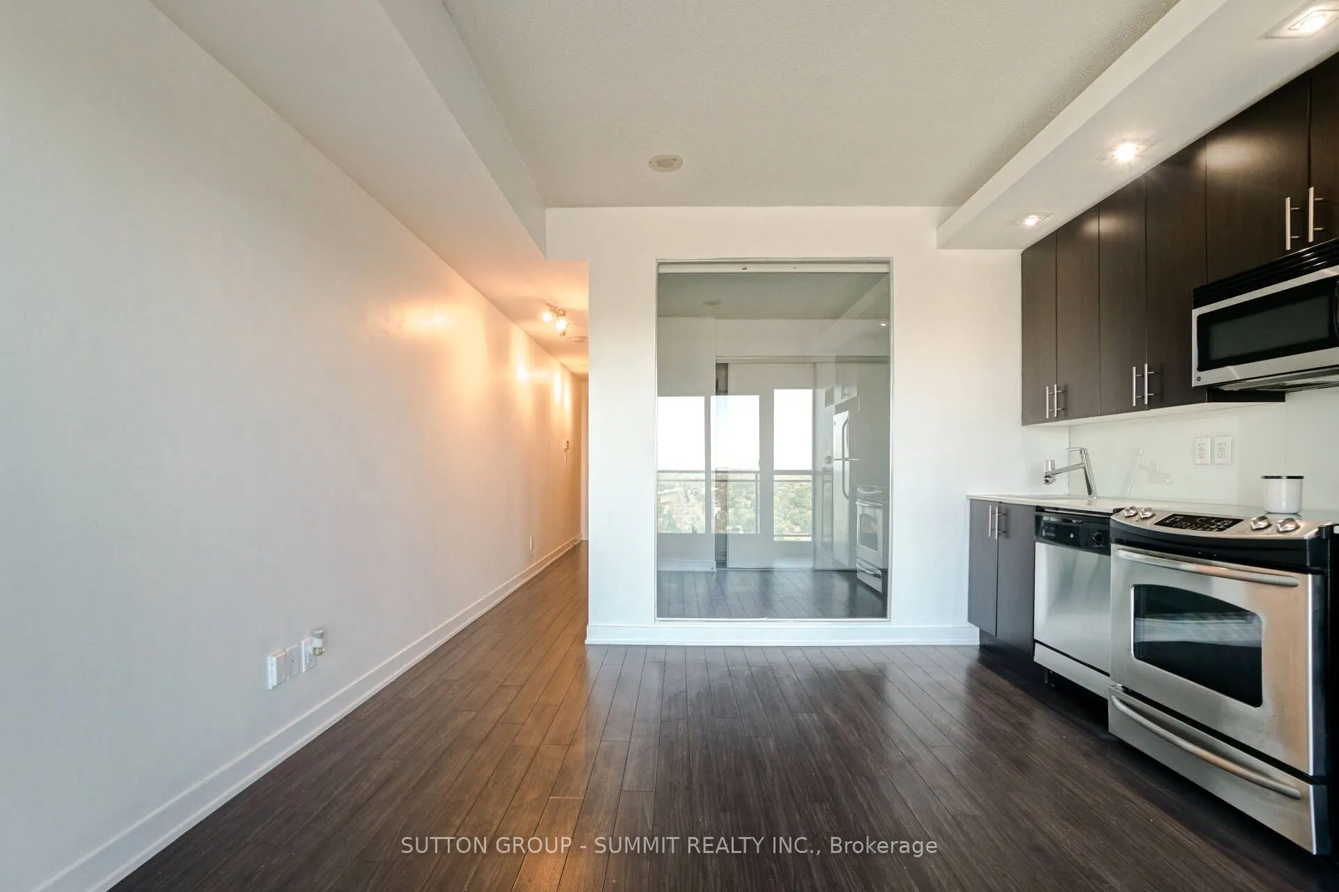 165 Legion Road N, #2822
