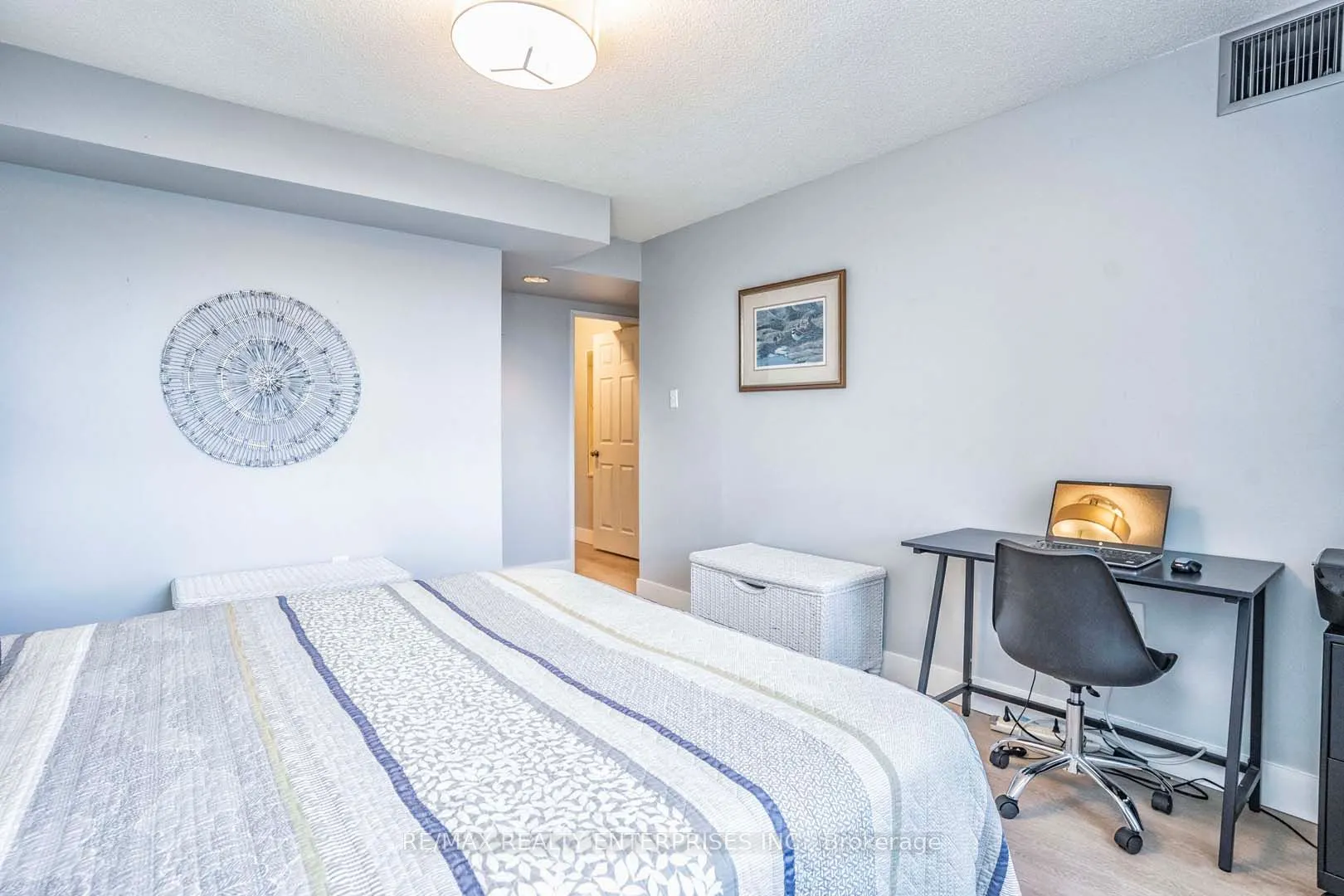 1110 Walden Circle, #405