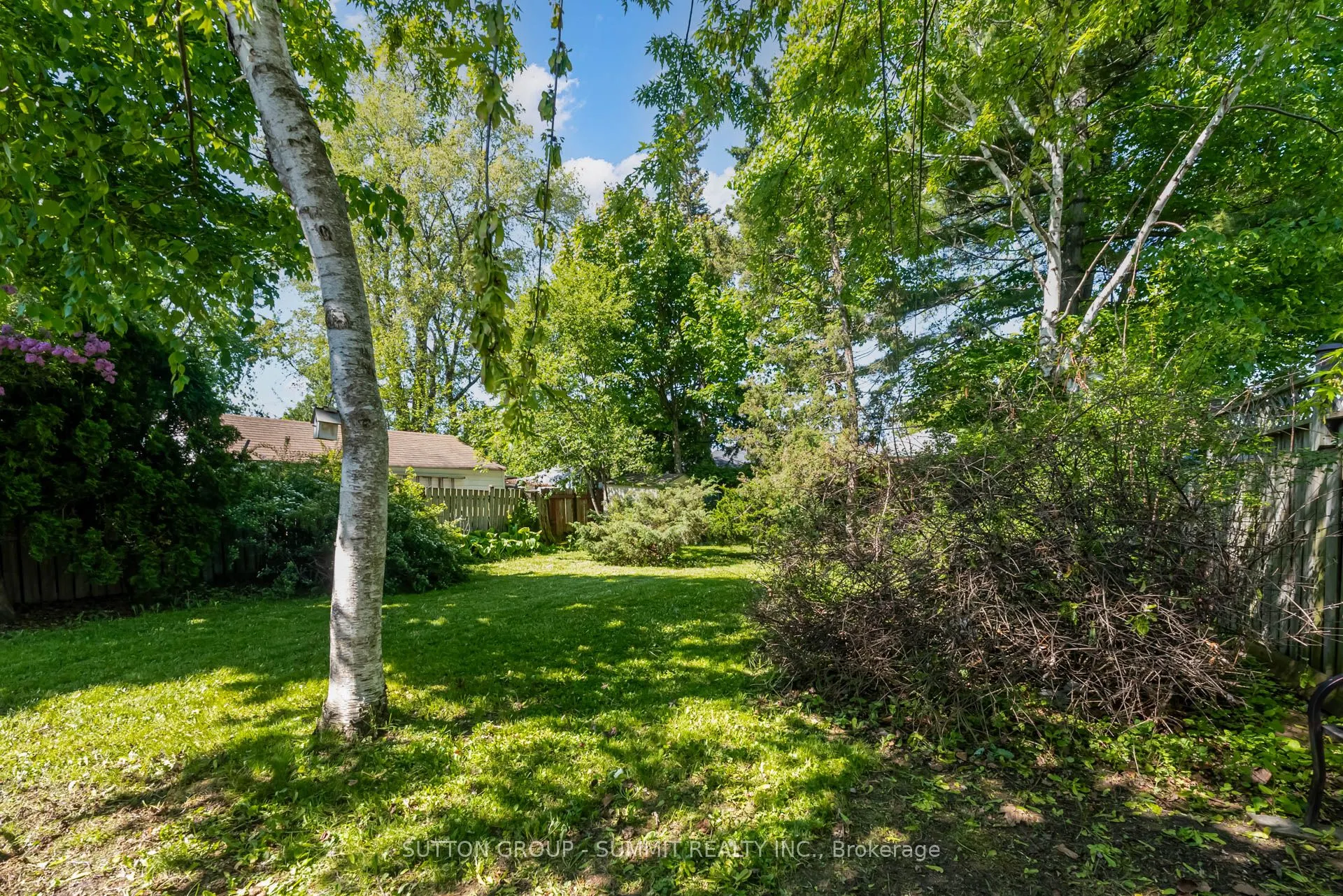 47 Rayside Drive S