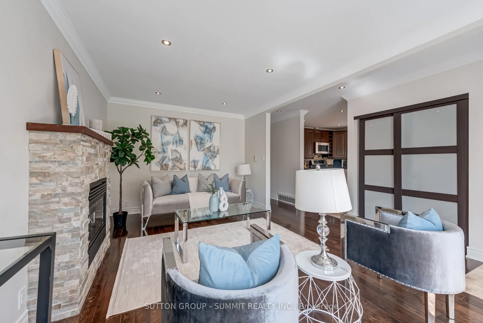 47 Rayside Drive S