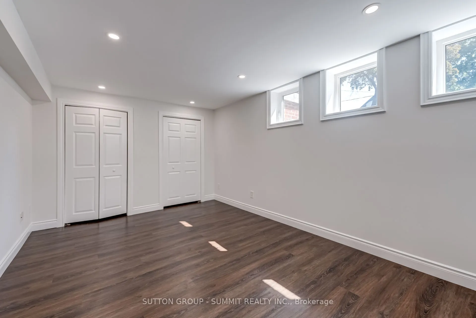 47 Rayside Drive S