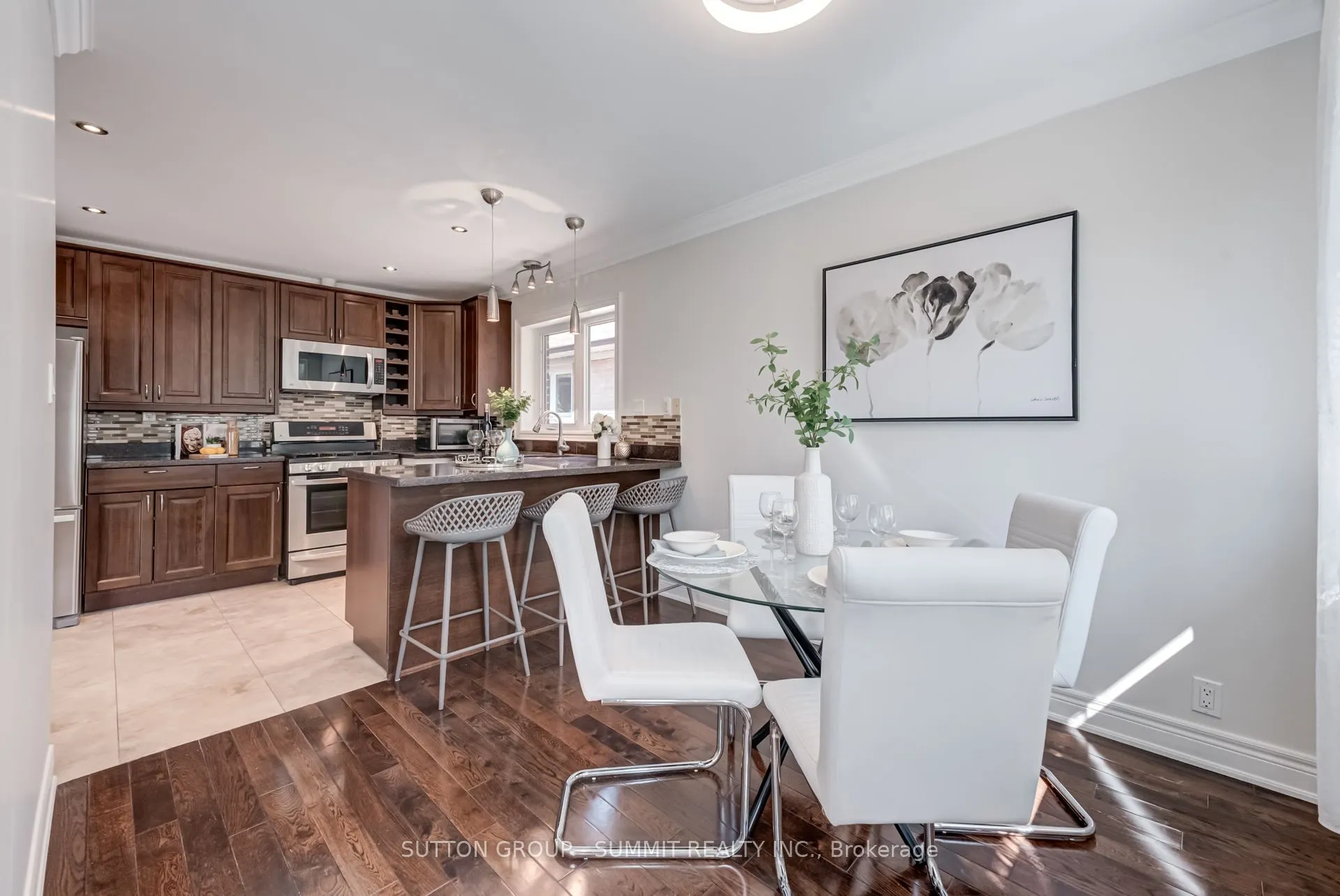 47 Rayside Drive S