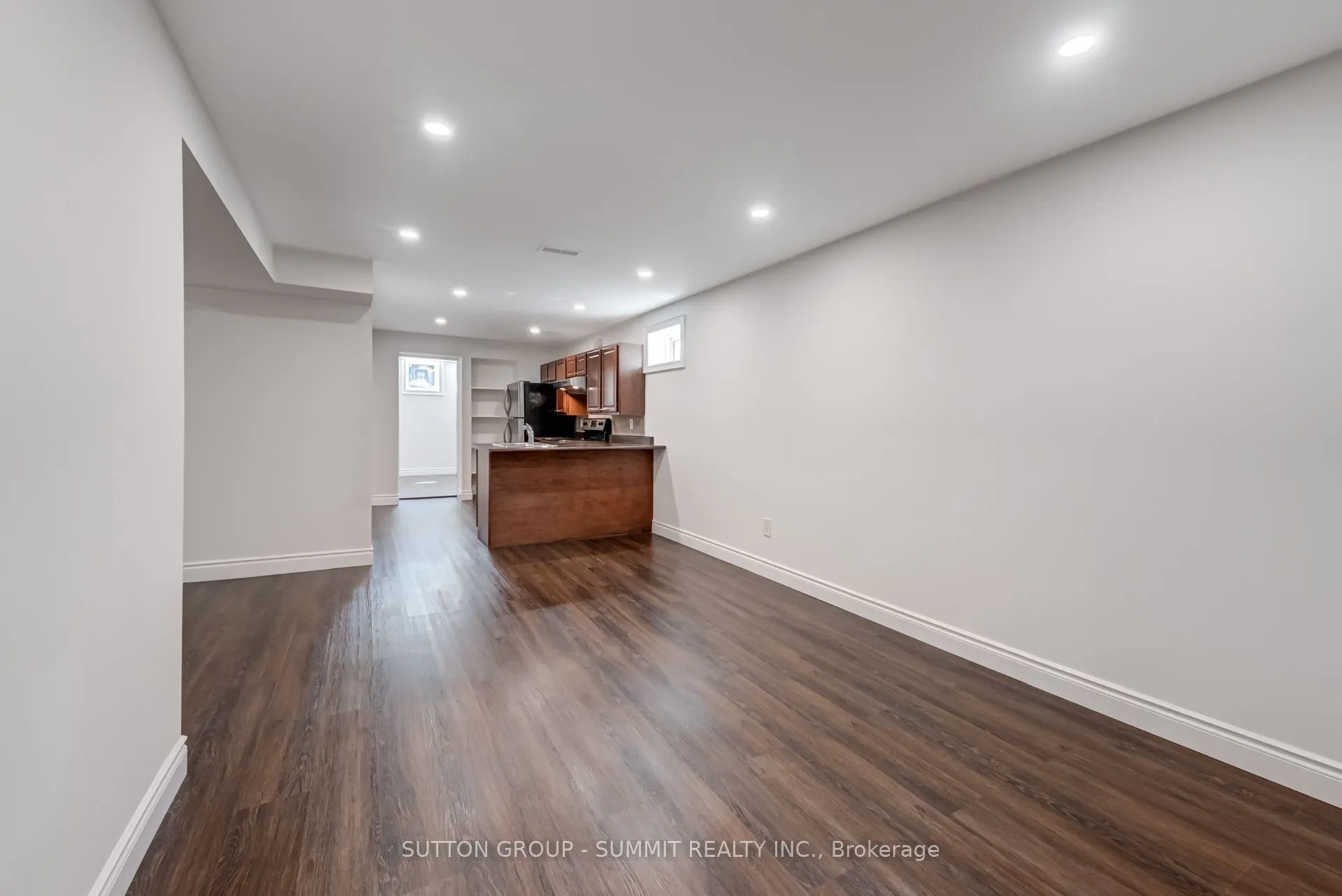 47 Rayside Drive S
