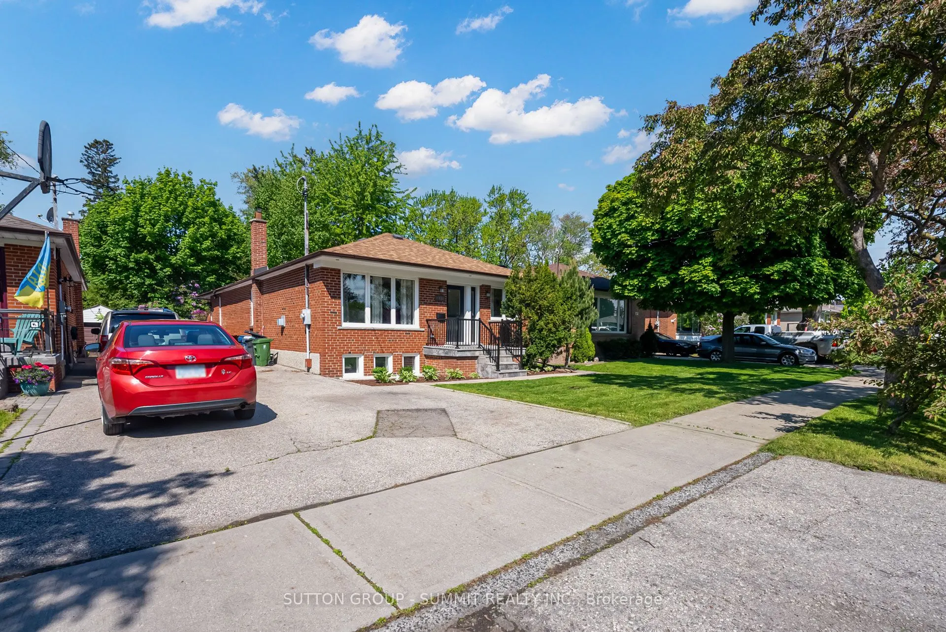 47 Rayside Drive S