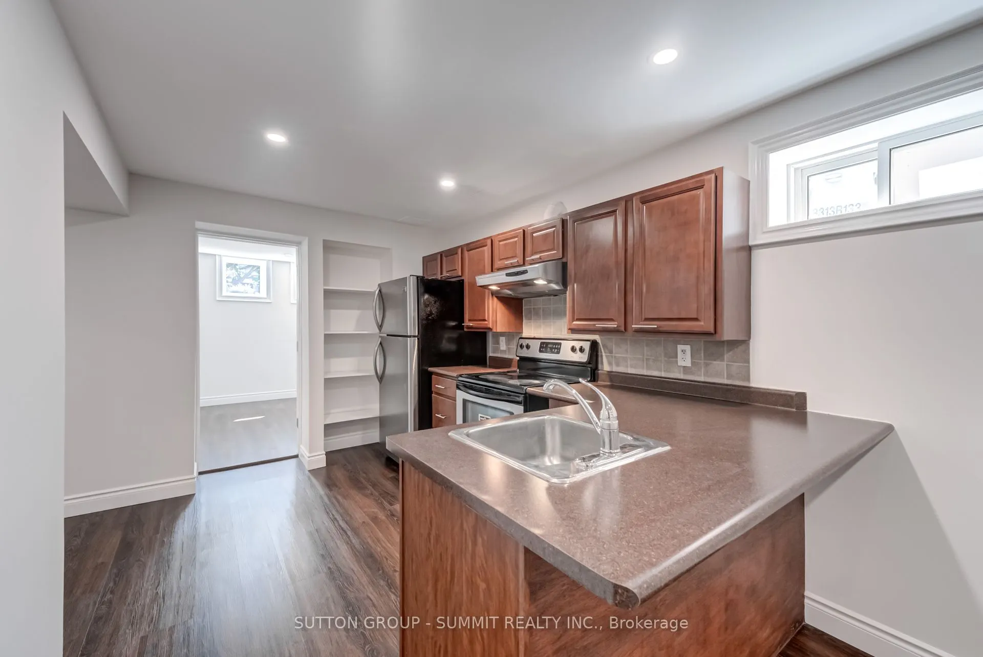 47 Rayside Drive S