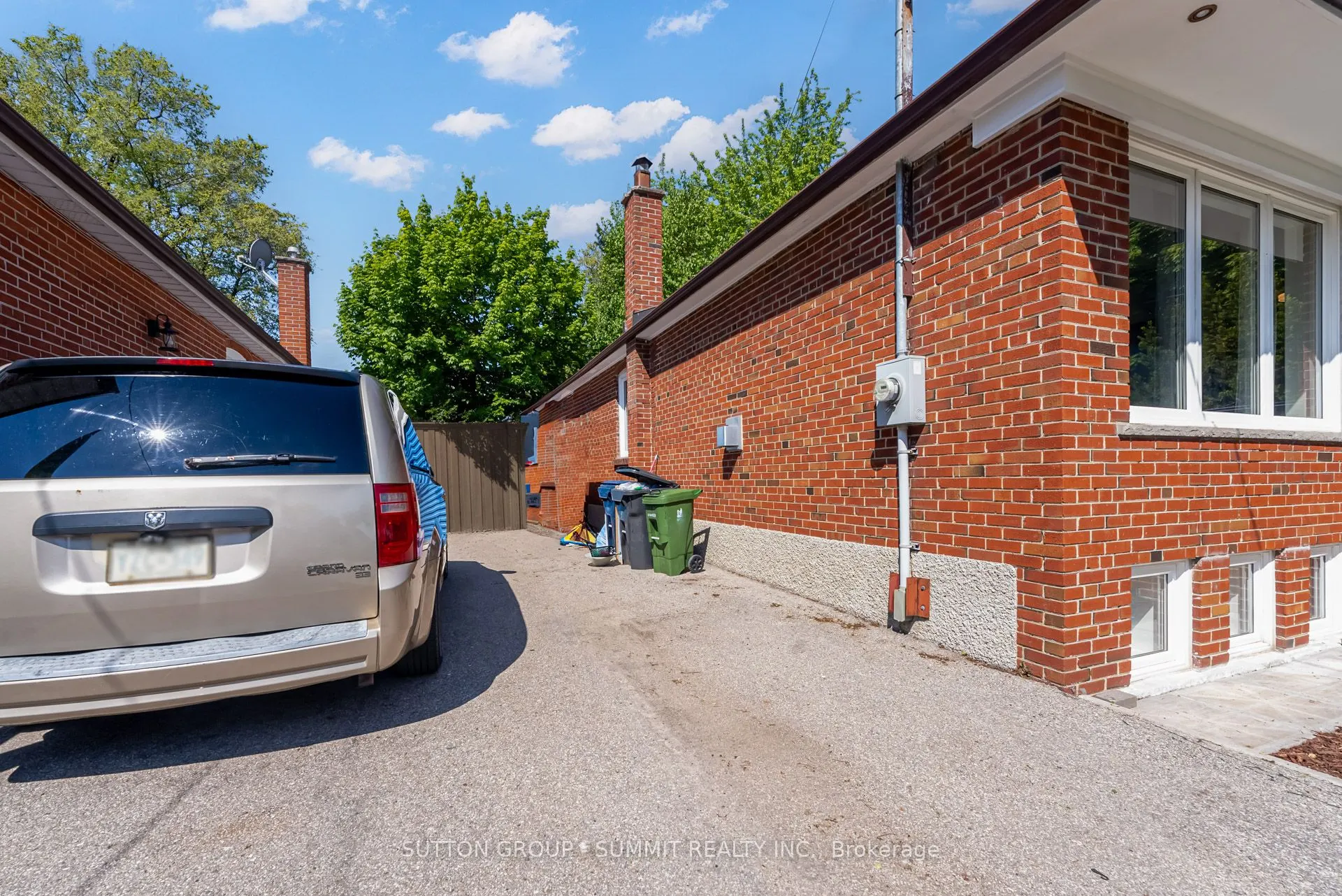 47 Rayside Drive S