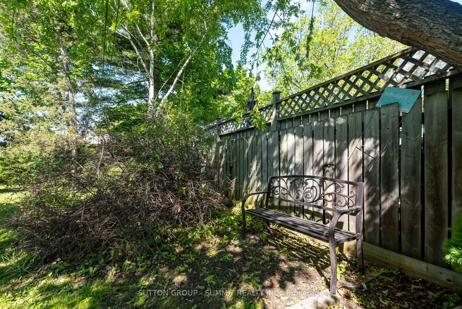 47 Rayside Drive S