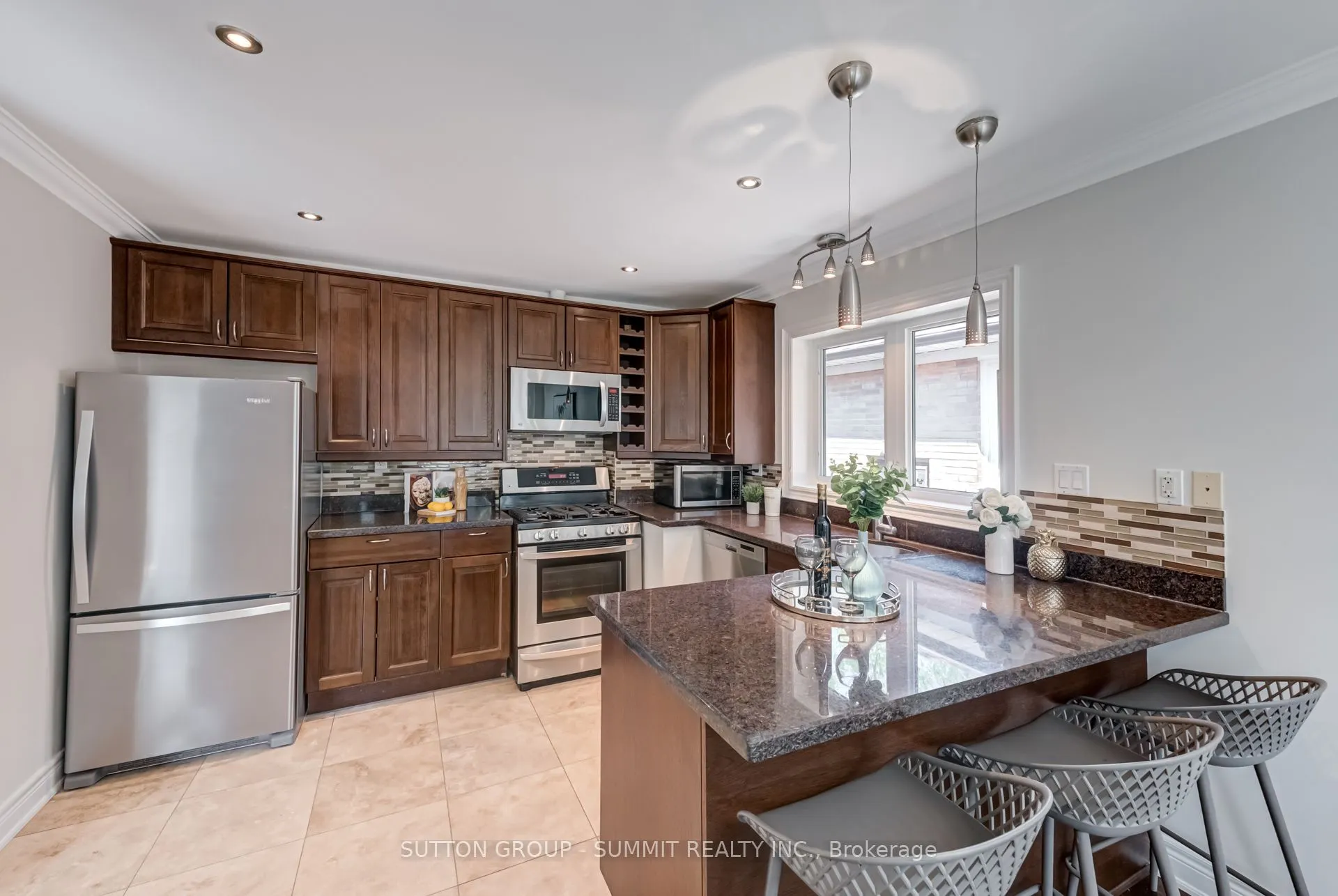 47 Rayside Drive S