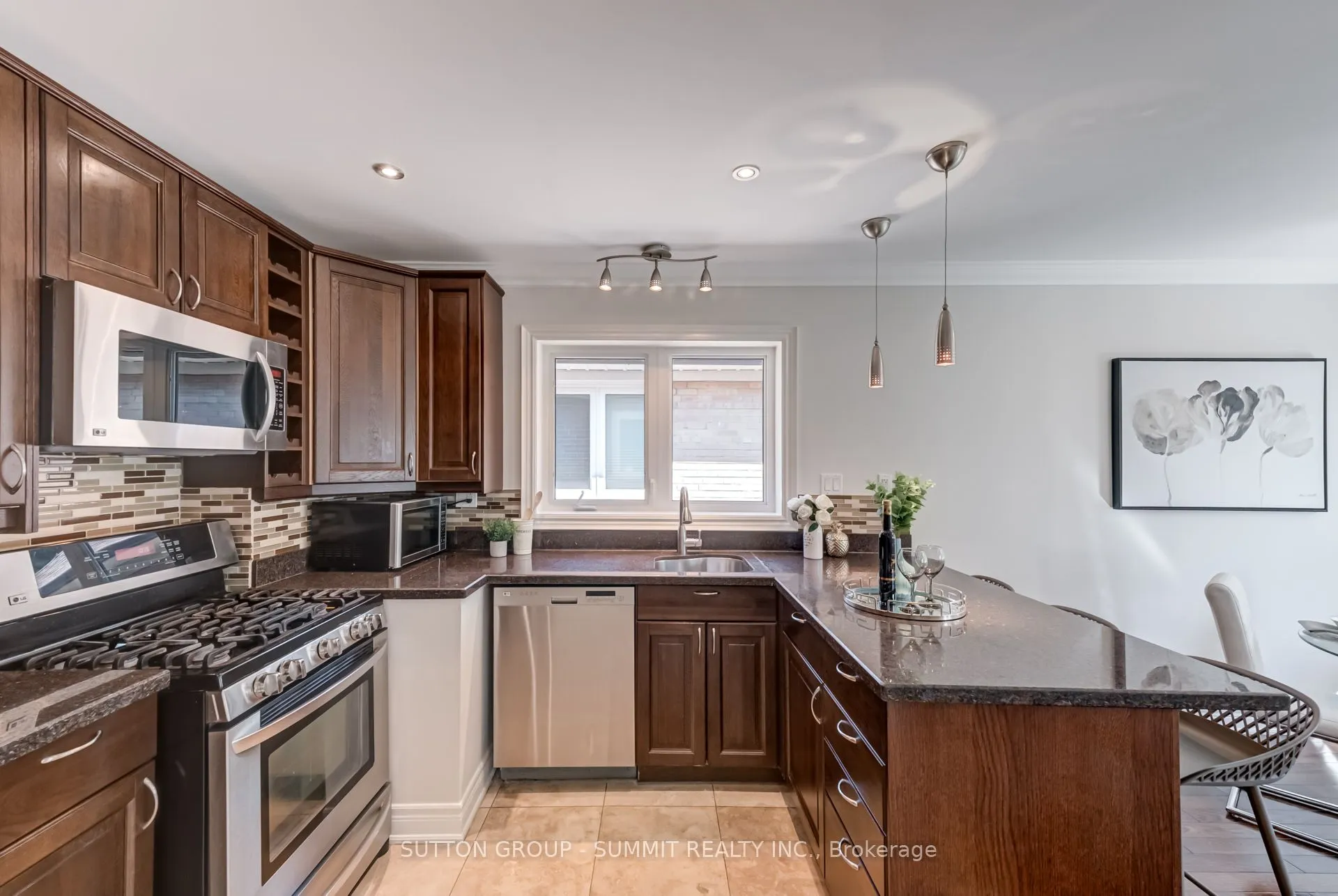 47 Rayside Drive S