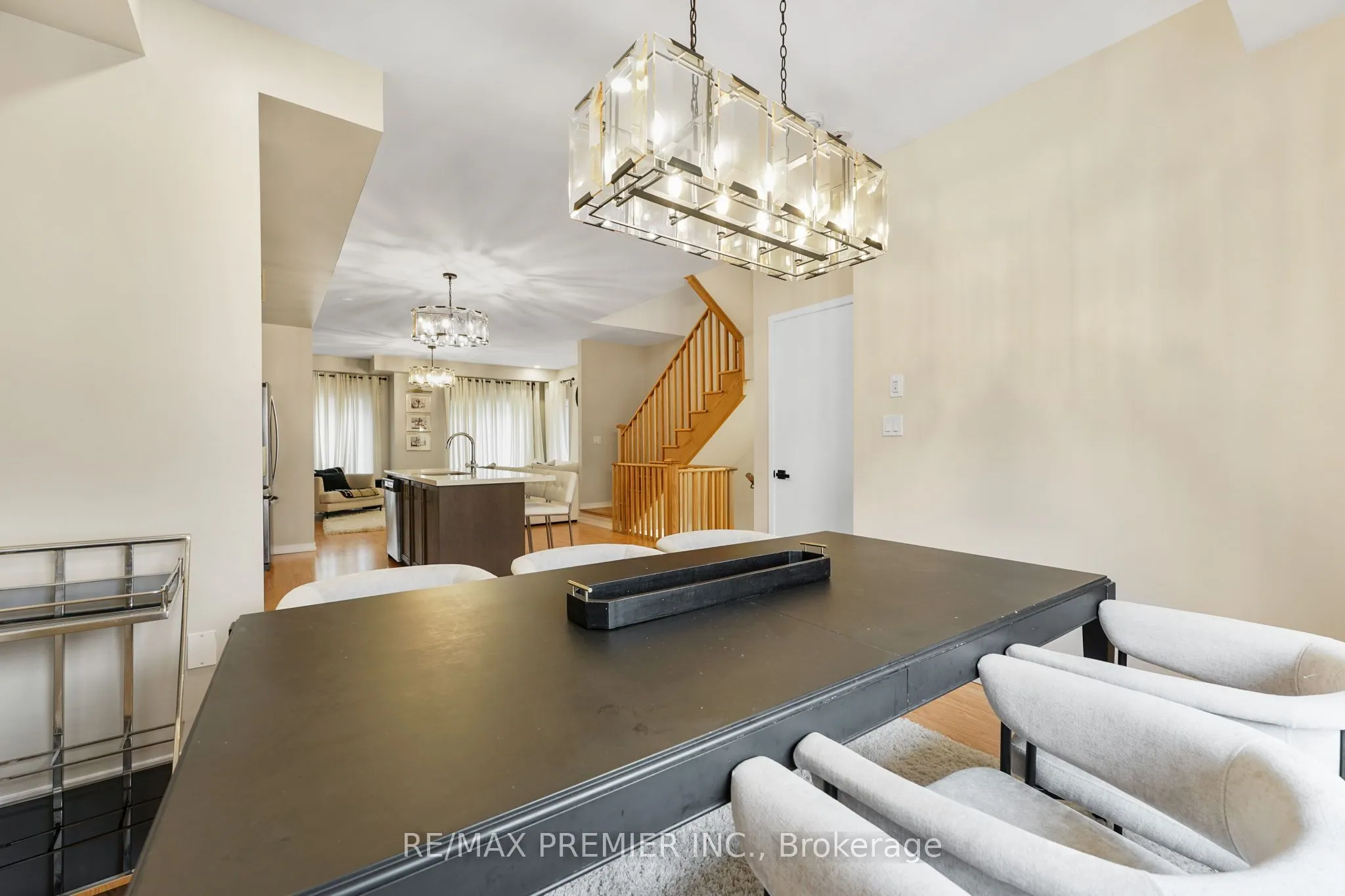 12 Heathrow Lane