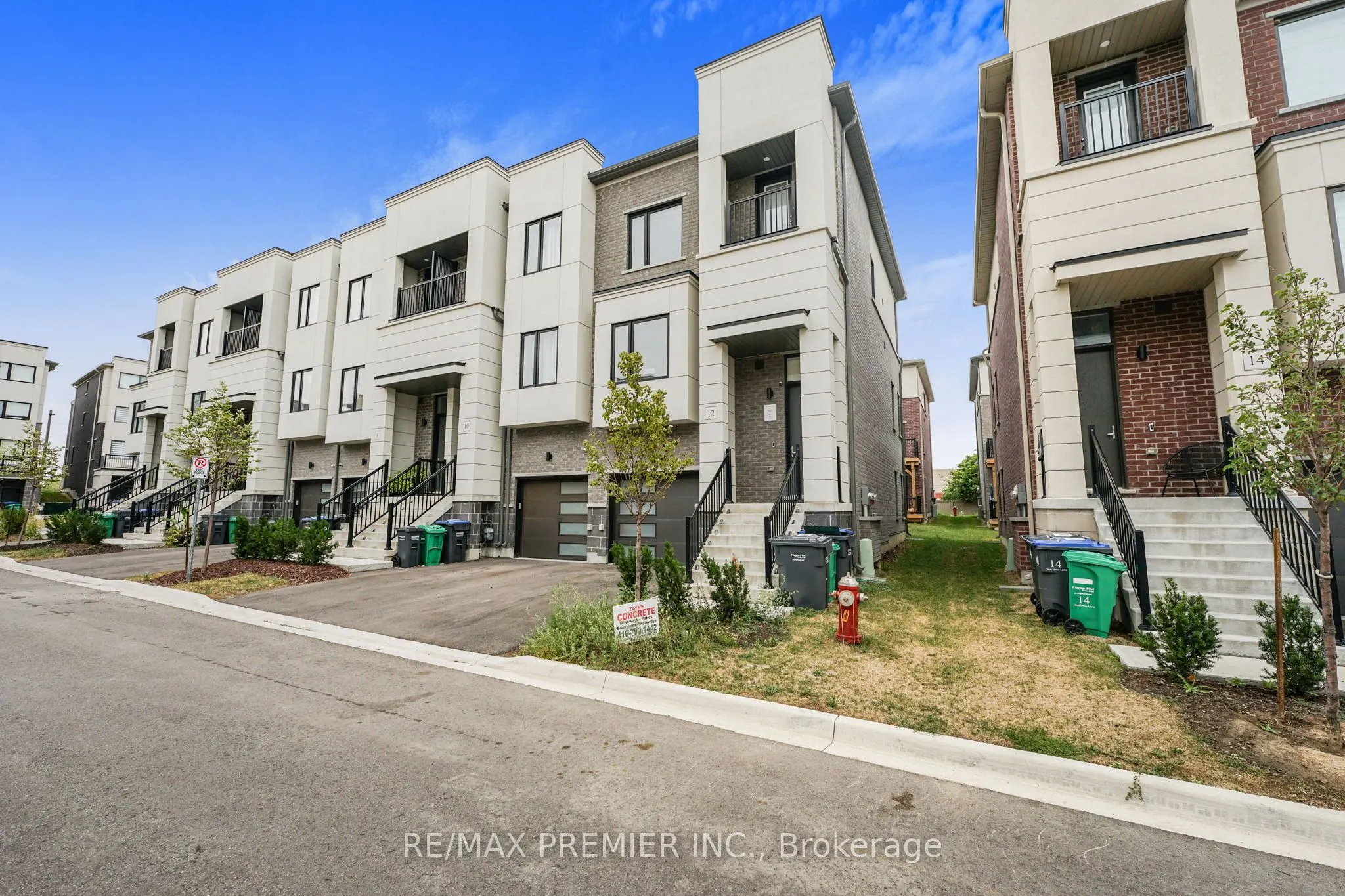 12 Heathrow Lane