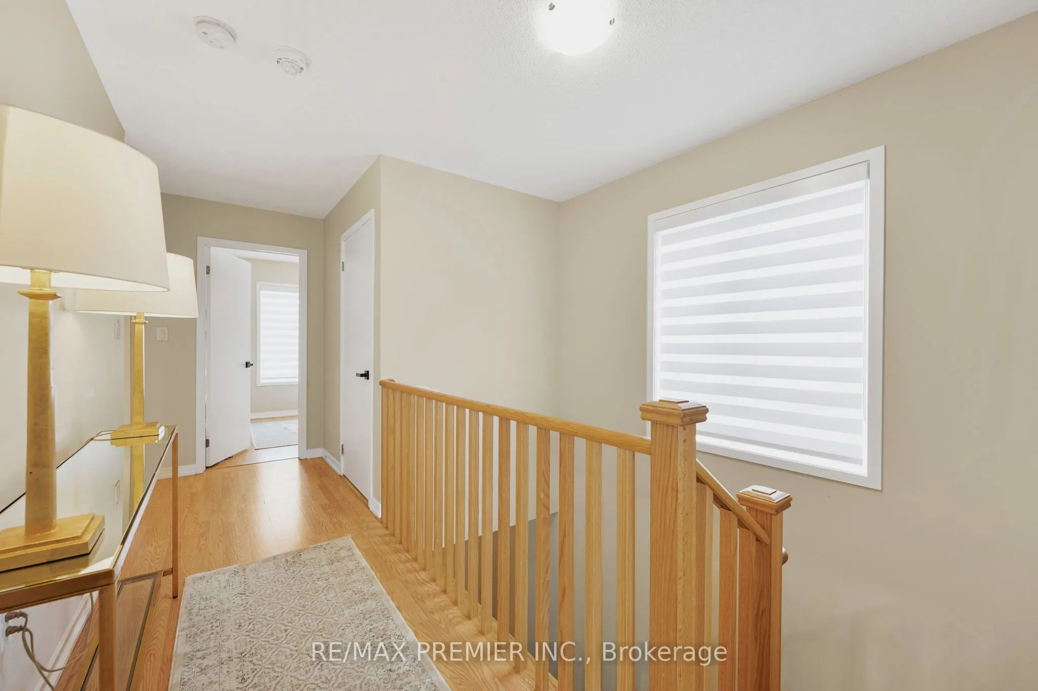 12 Heathrow Lane