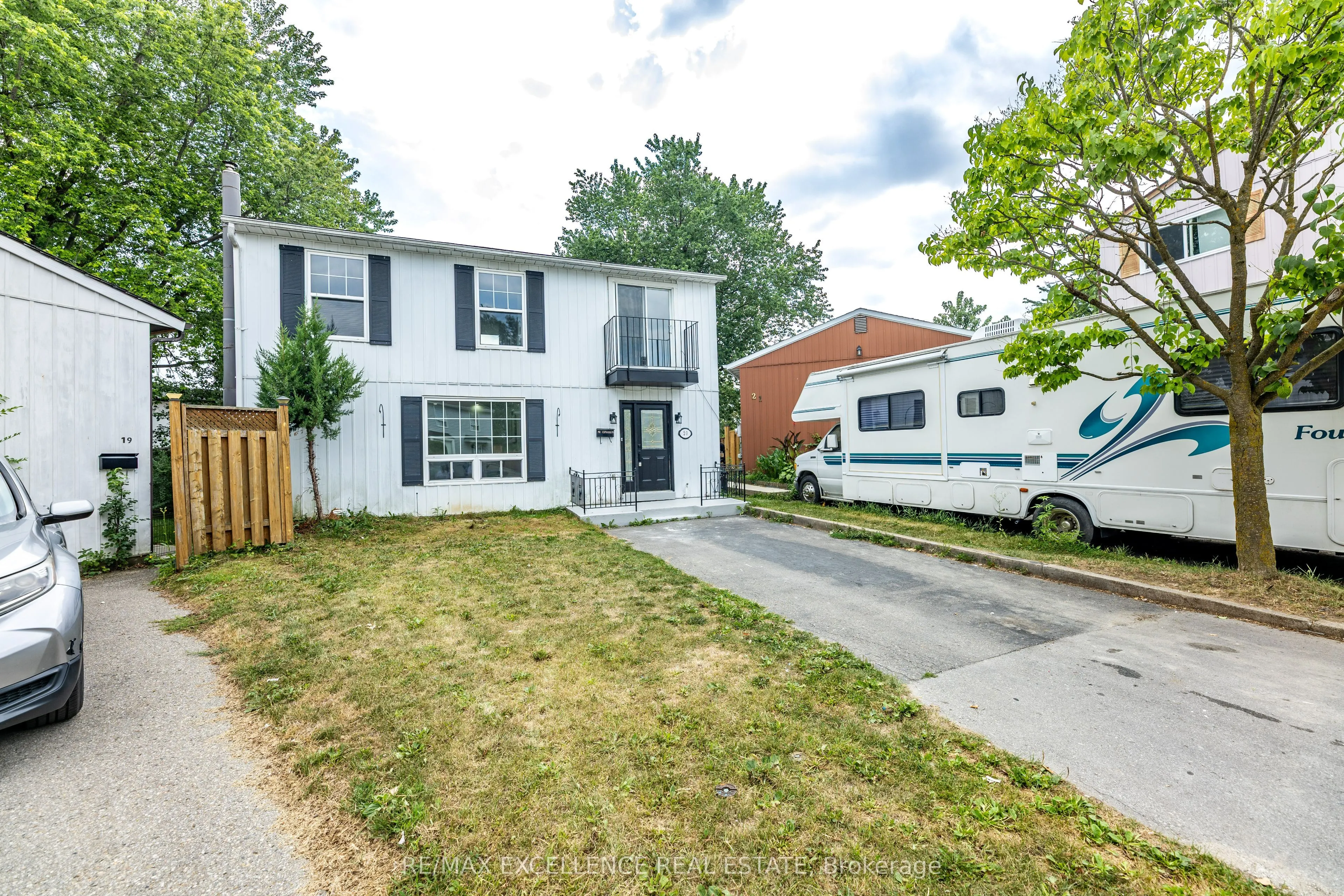 20 Hedgeson Court