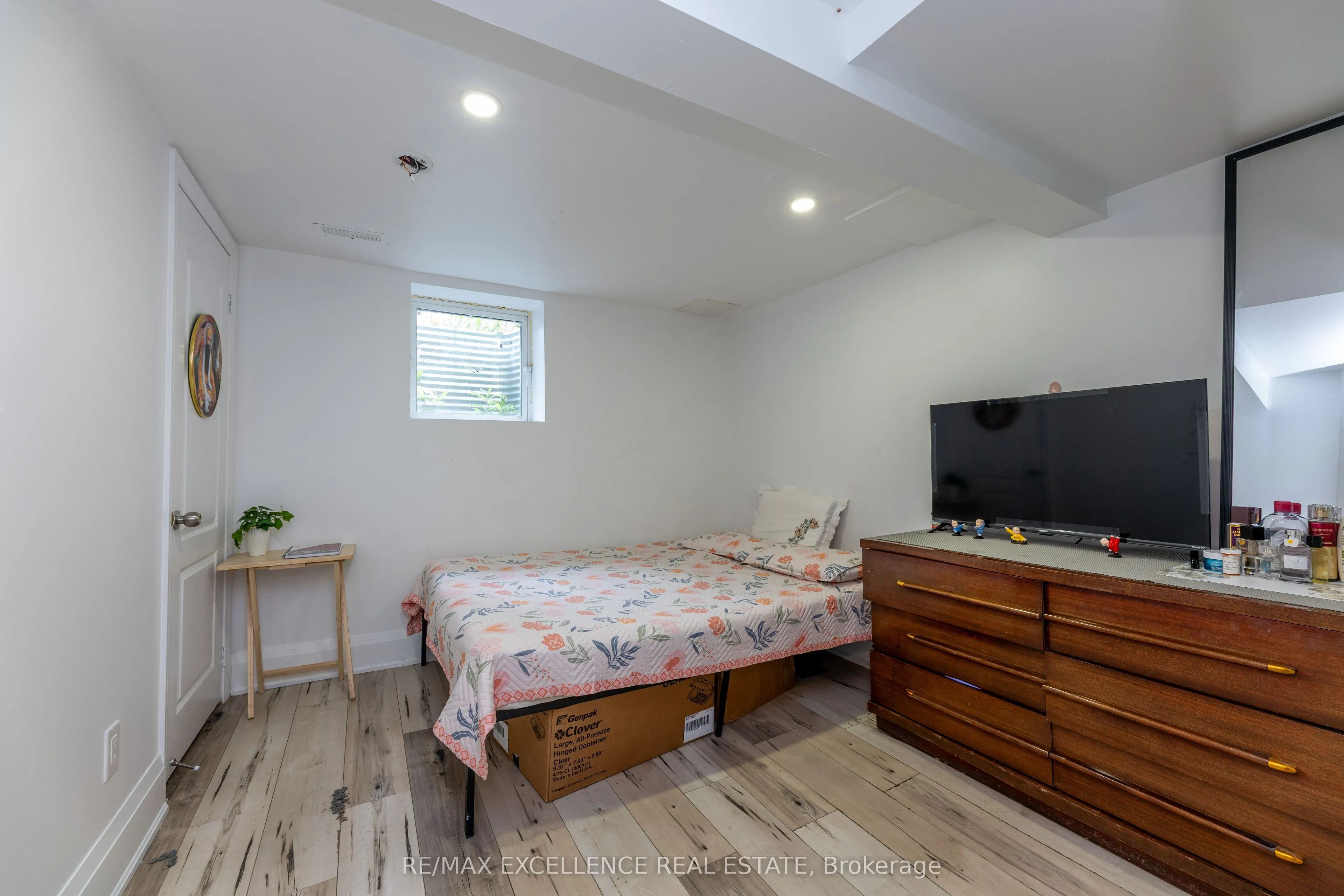 20 Hedgeson Court