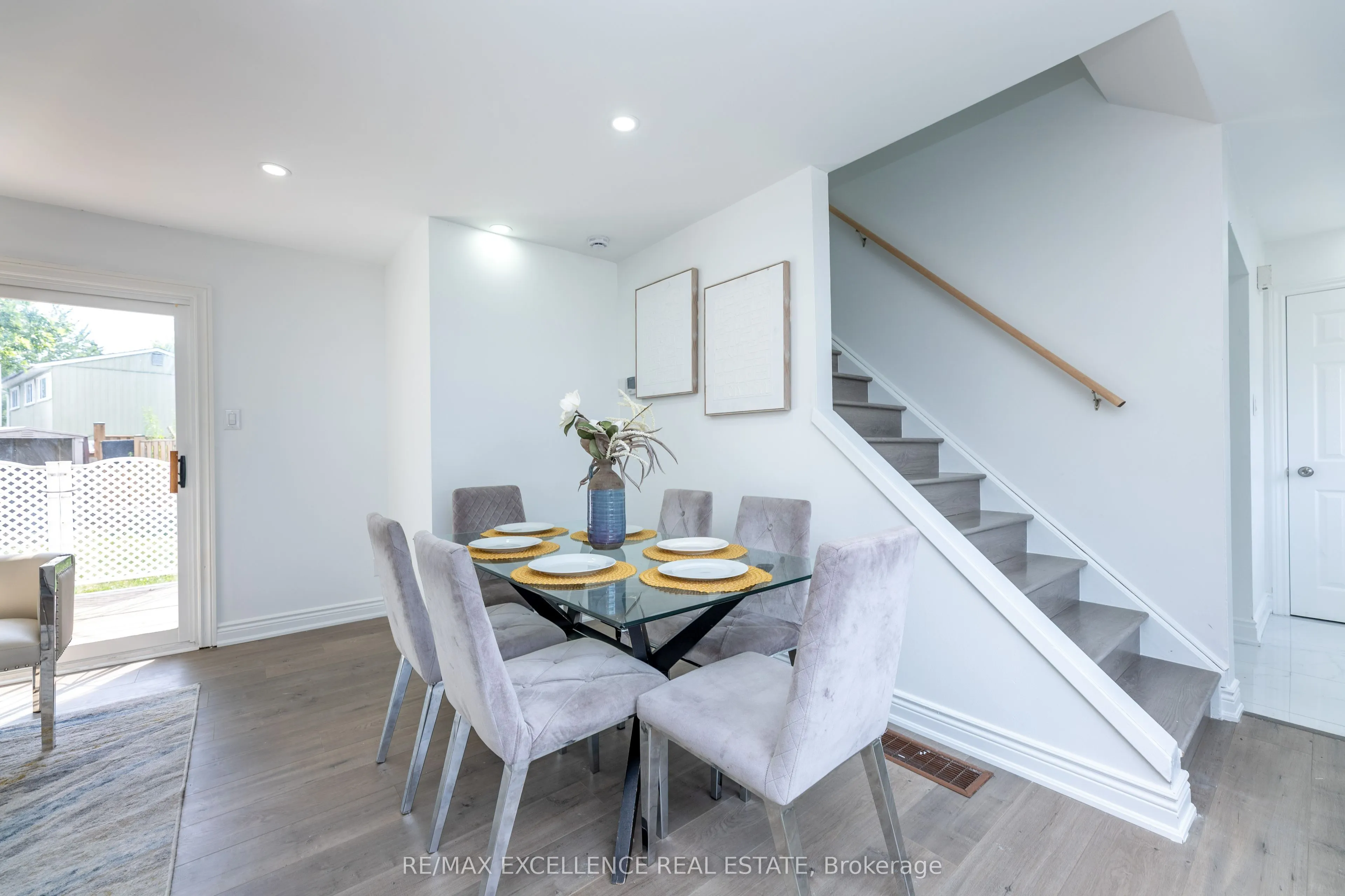20 Hedgeson Court