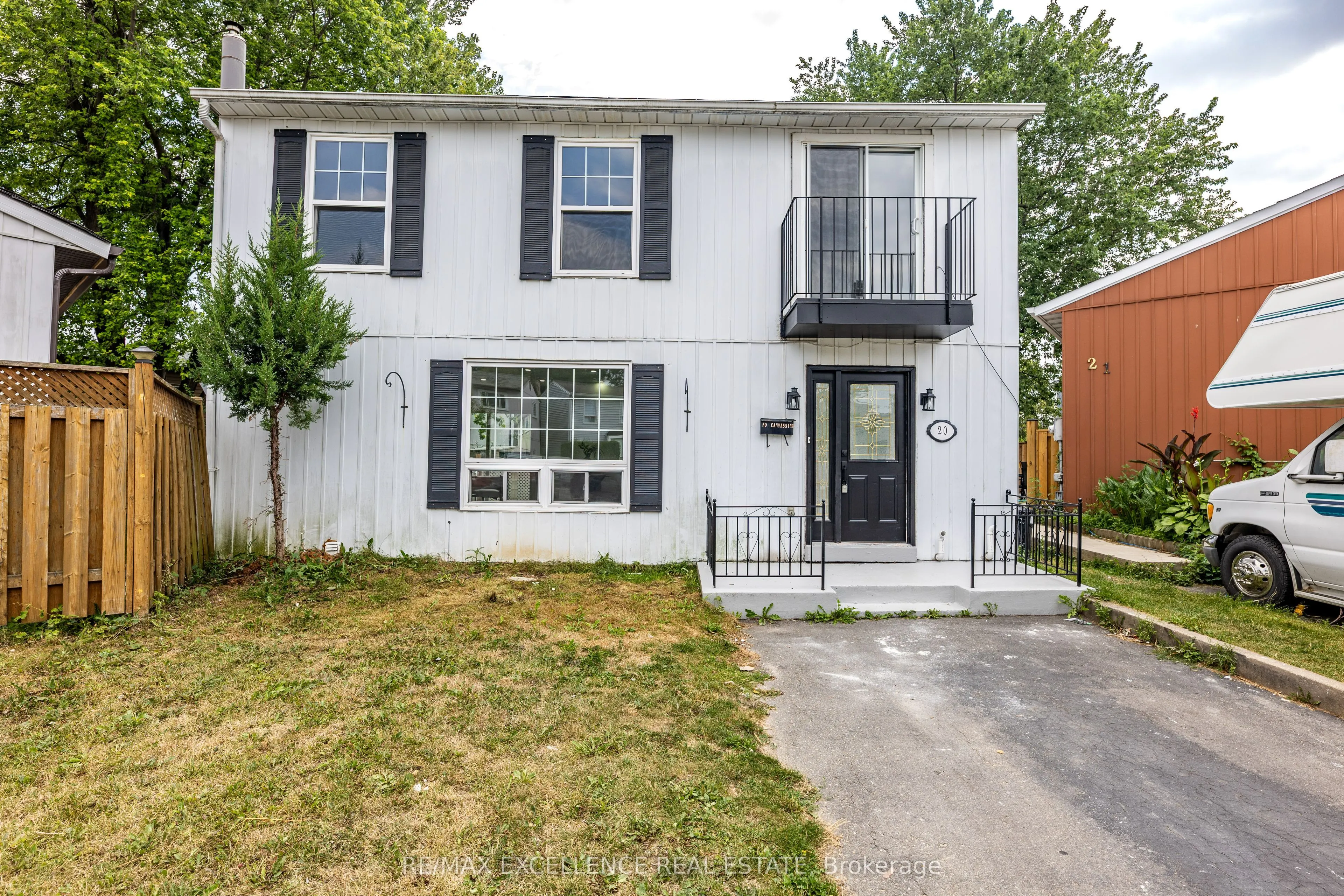 20 Hedgeson Court
