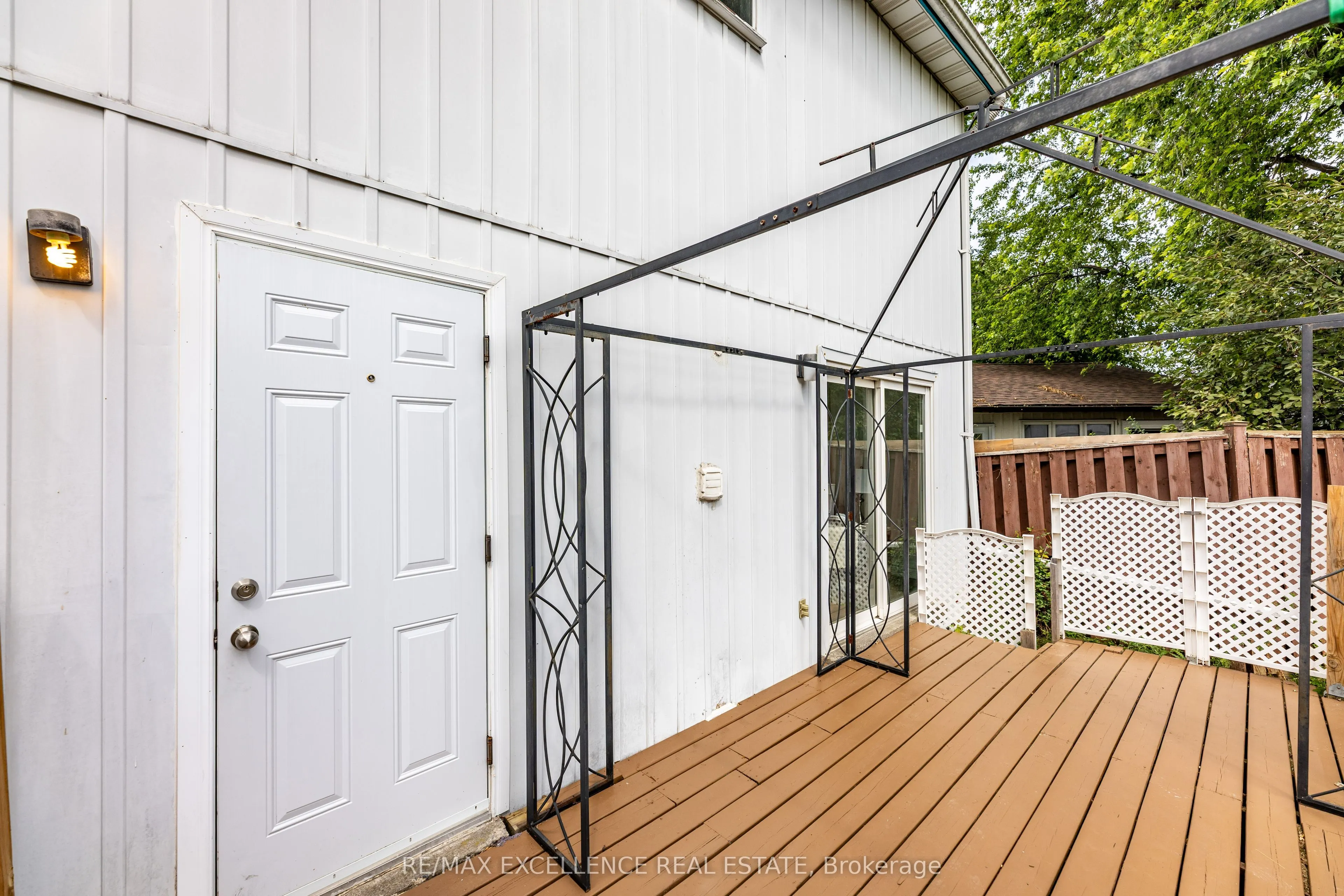 20 Hedgeson Court