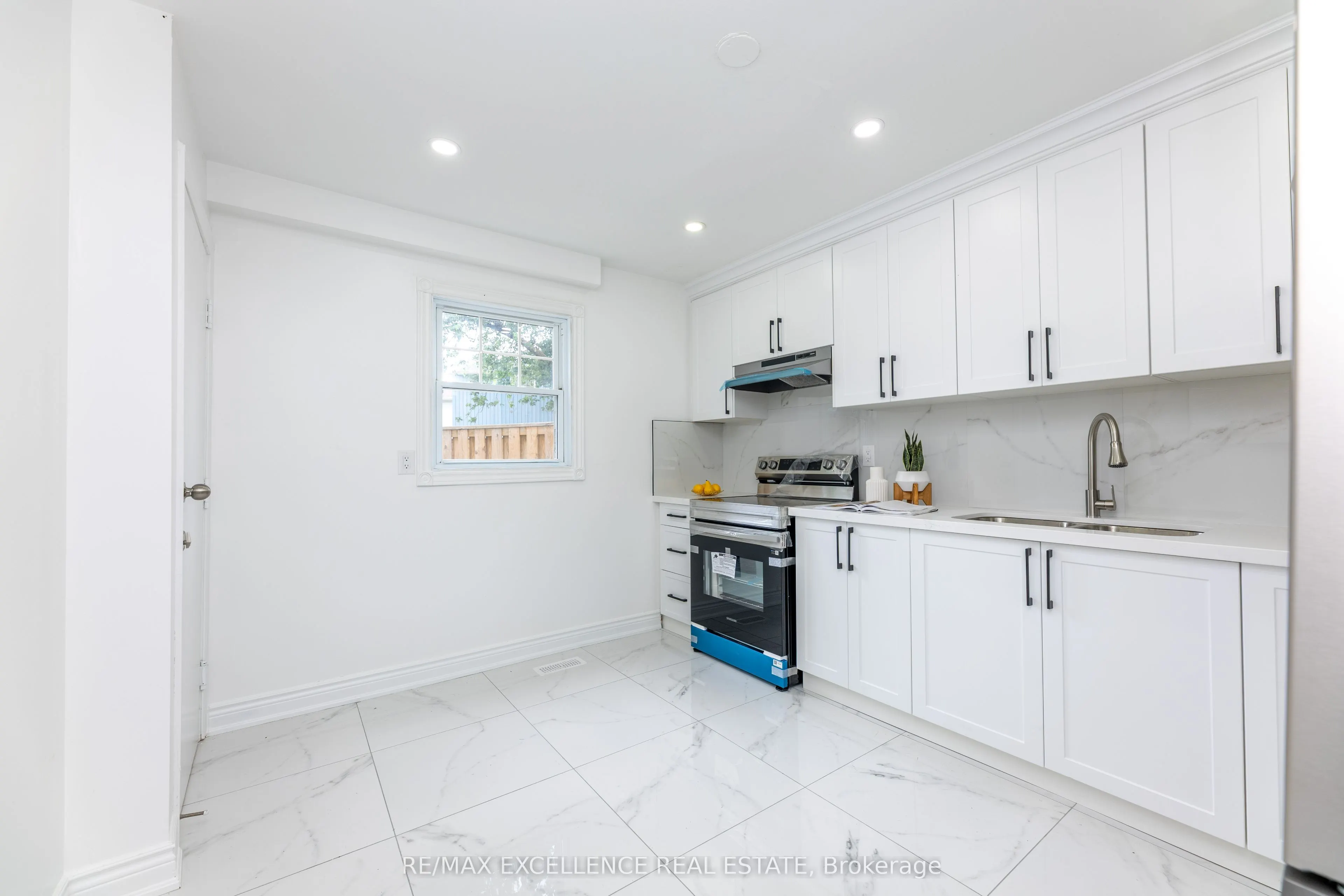 20 Hedgeson Court